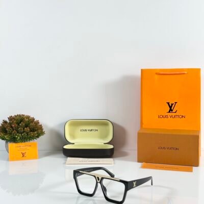 Louis_Vuitton_1502_Gold_Black_Frame