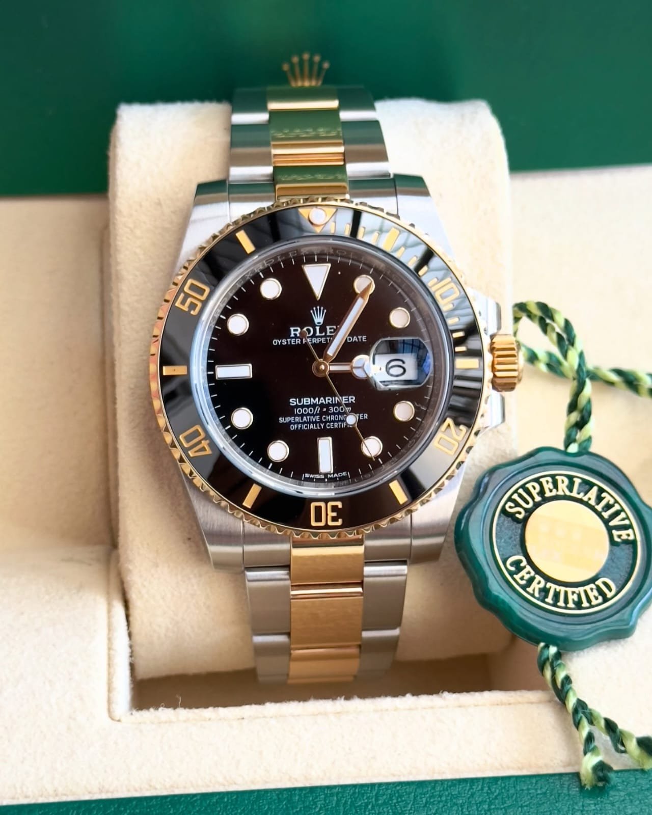 Role_x Oyster Perpetual Submarine 2Ton-Gold-Black - Image 3