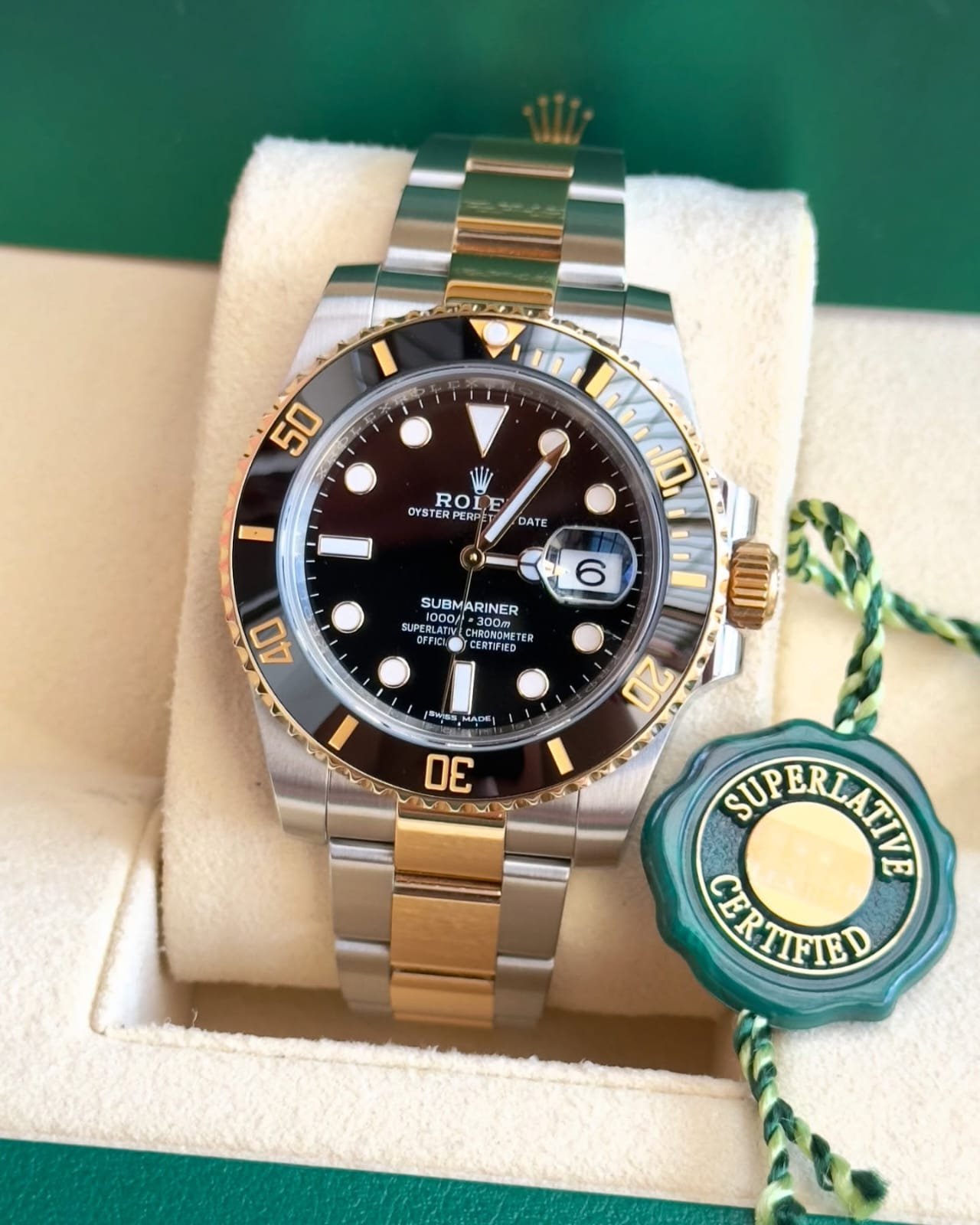 Role_x Oyster Perpetual Submarine 2Ton-Gold-Black - Image 2