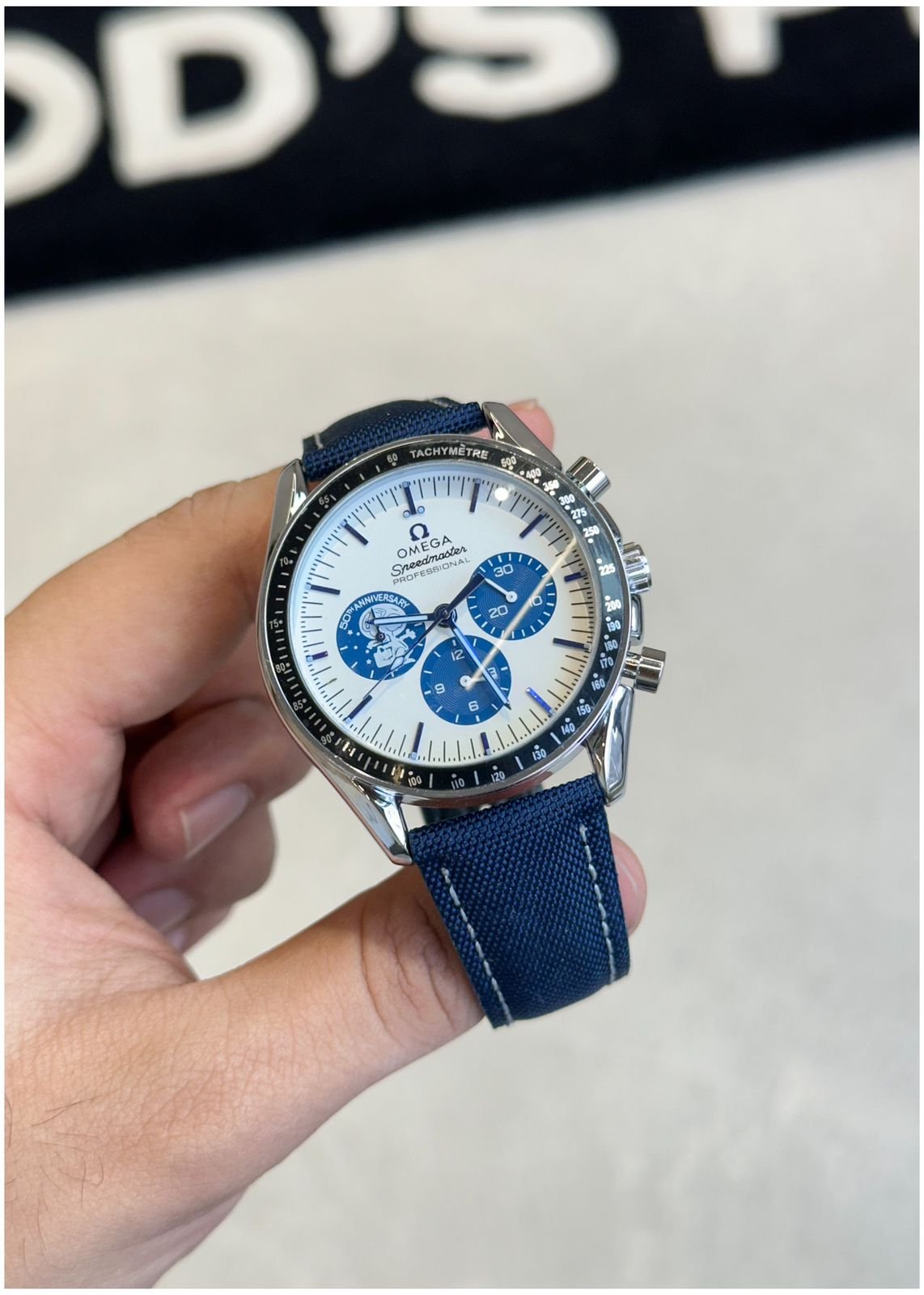 Omeg_a Speedmaster Silver Snoopy - Image 6