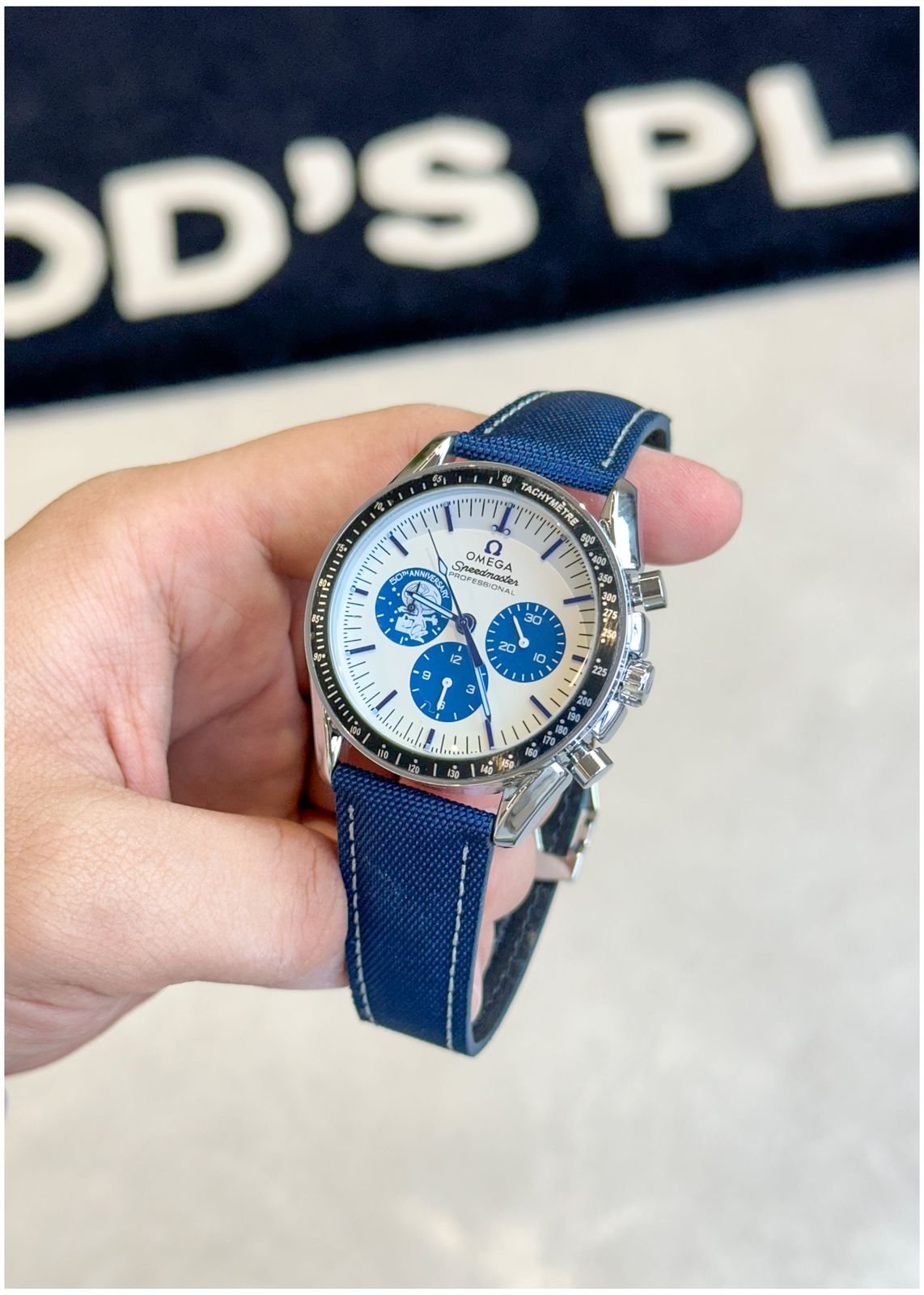 Omeg_a Speedmaster Silver Snoopy - Image 3