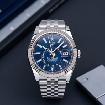 Role_x Oyster Perpetual Sky Dweller Silver-Blue