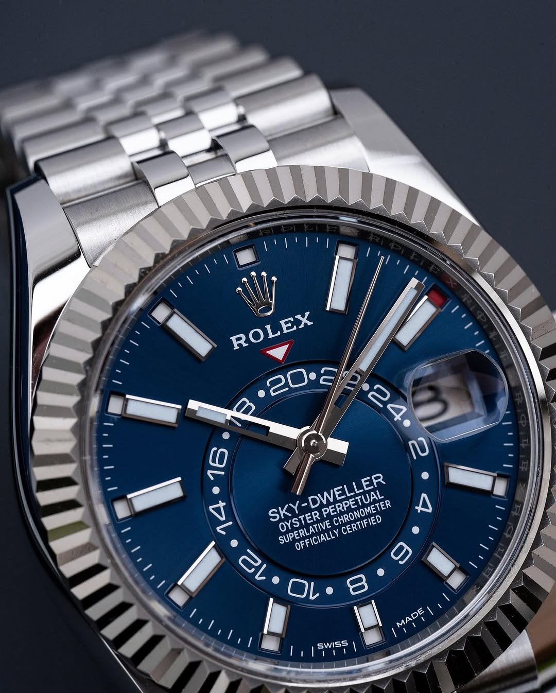 Role_x Oyster Perpetual Sky Dweller Silver-Blue - Image 5