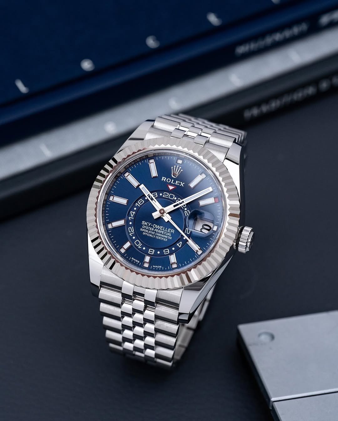 Role_x Oyster Perpetual Sky Dweller Silver-Blue - Image 4