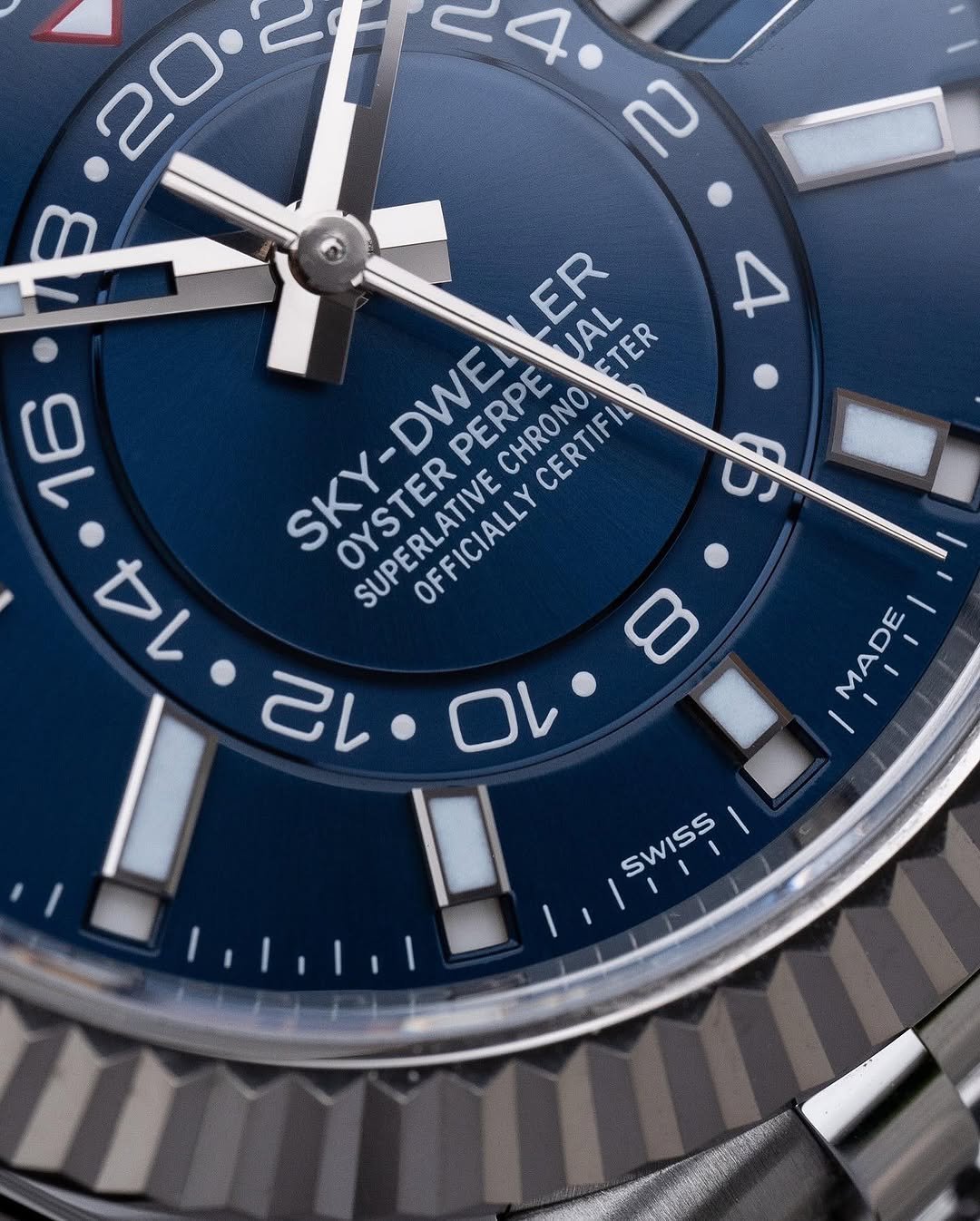 Role_x Oyster Perpetual Sky Dweller Silver-Blue - Image 3