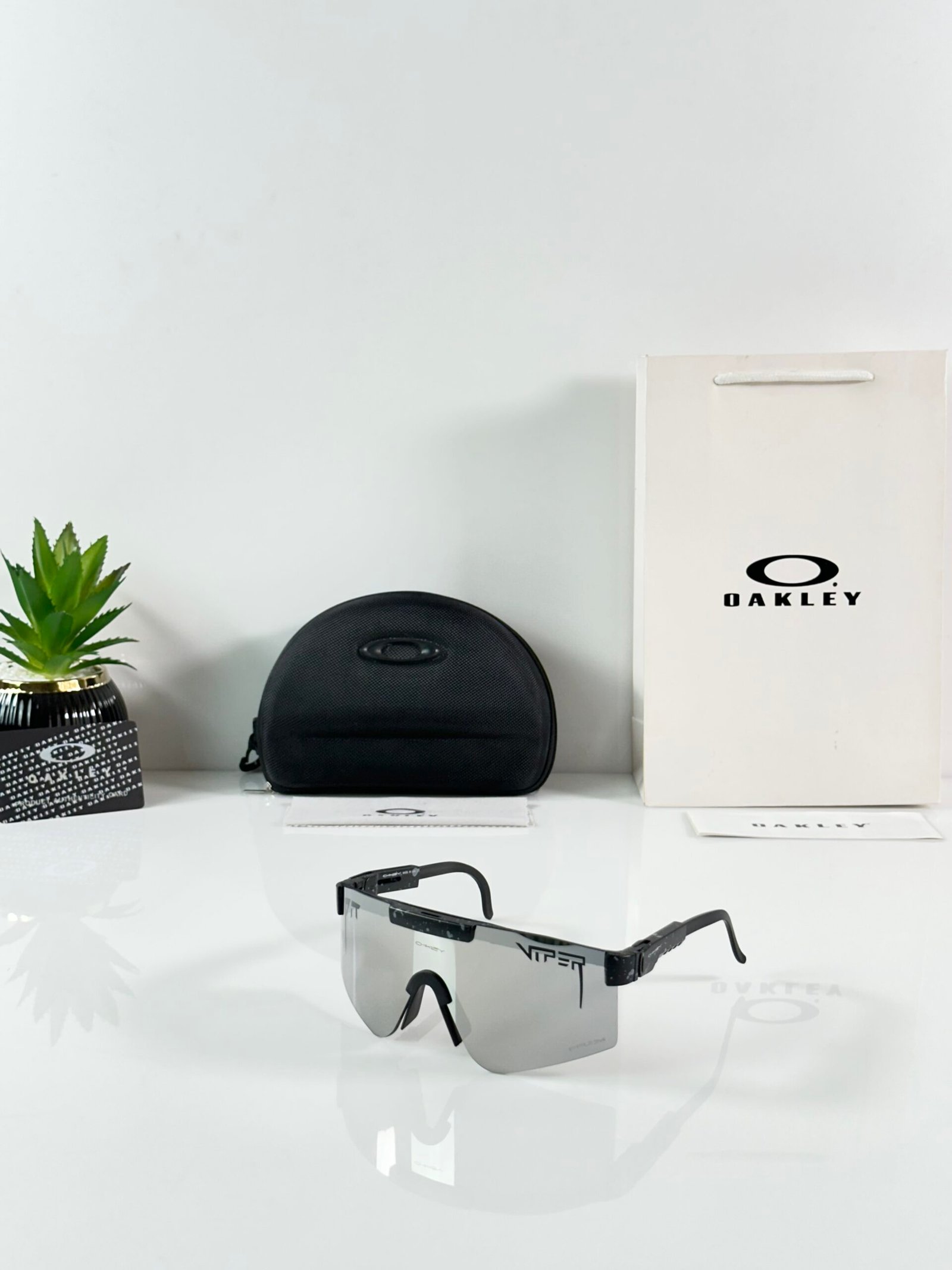 Oakley_C4_Black_Silver_Mercury