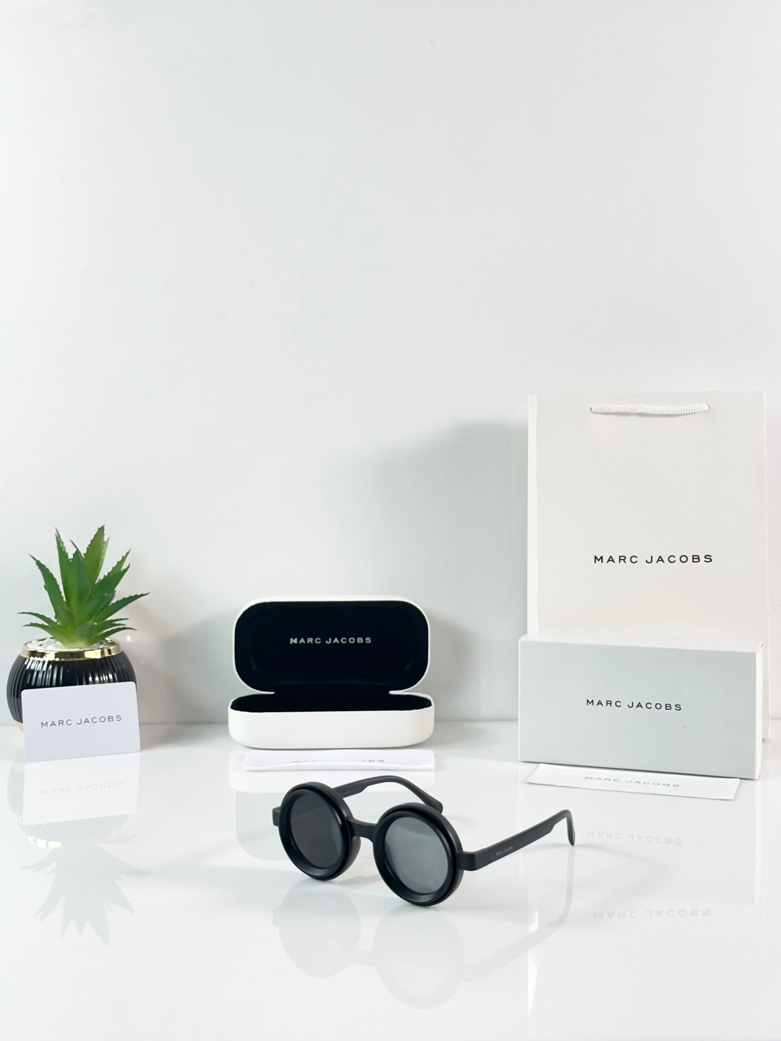 Marc Jacobs Adjustable 8357 Black