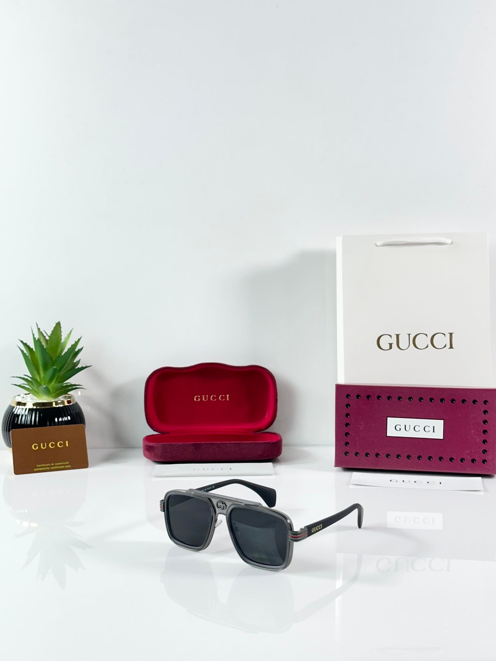 Gucci_1295_Mate_Grey_Black