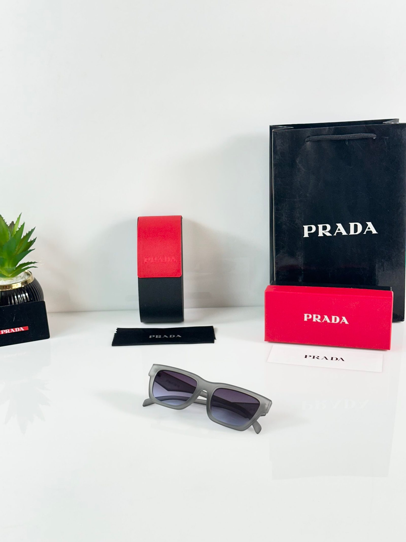 Prada_06_Grey_Blue - Image 4