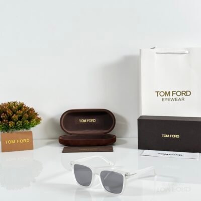 Tomford 395 Ice Black