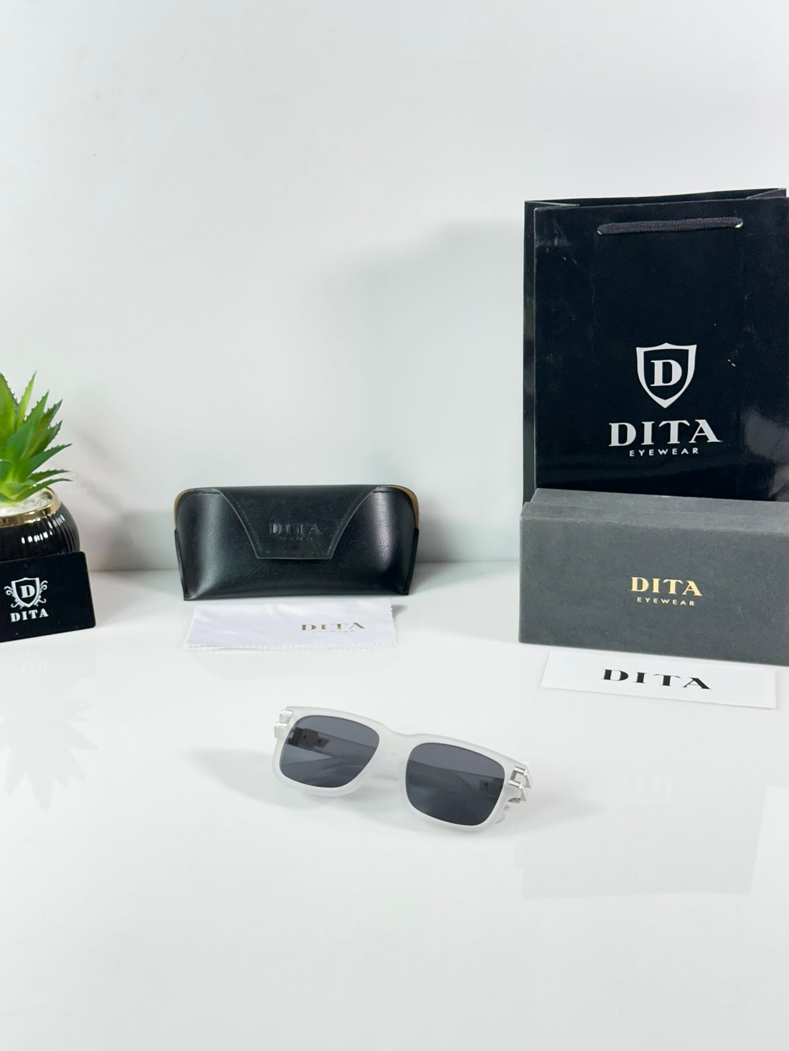 Dita 330 Ice Black - Image 4