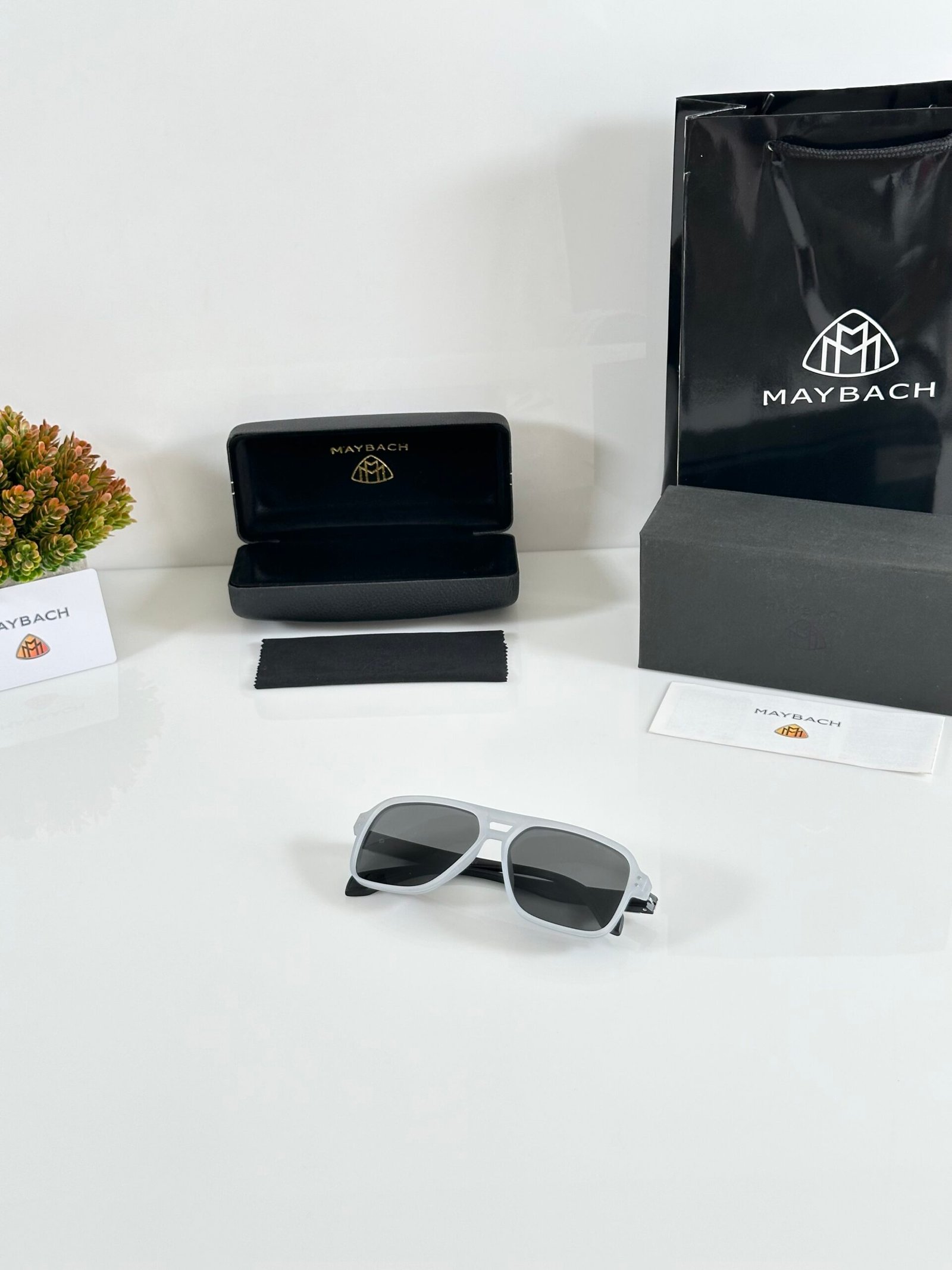 Maybach 7506 Ice Black - Image 4