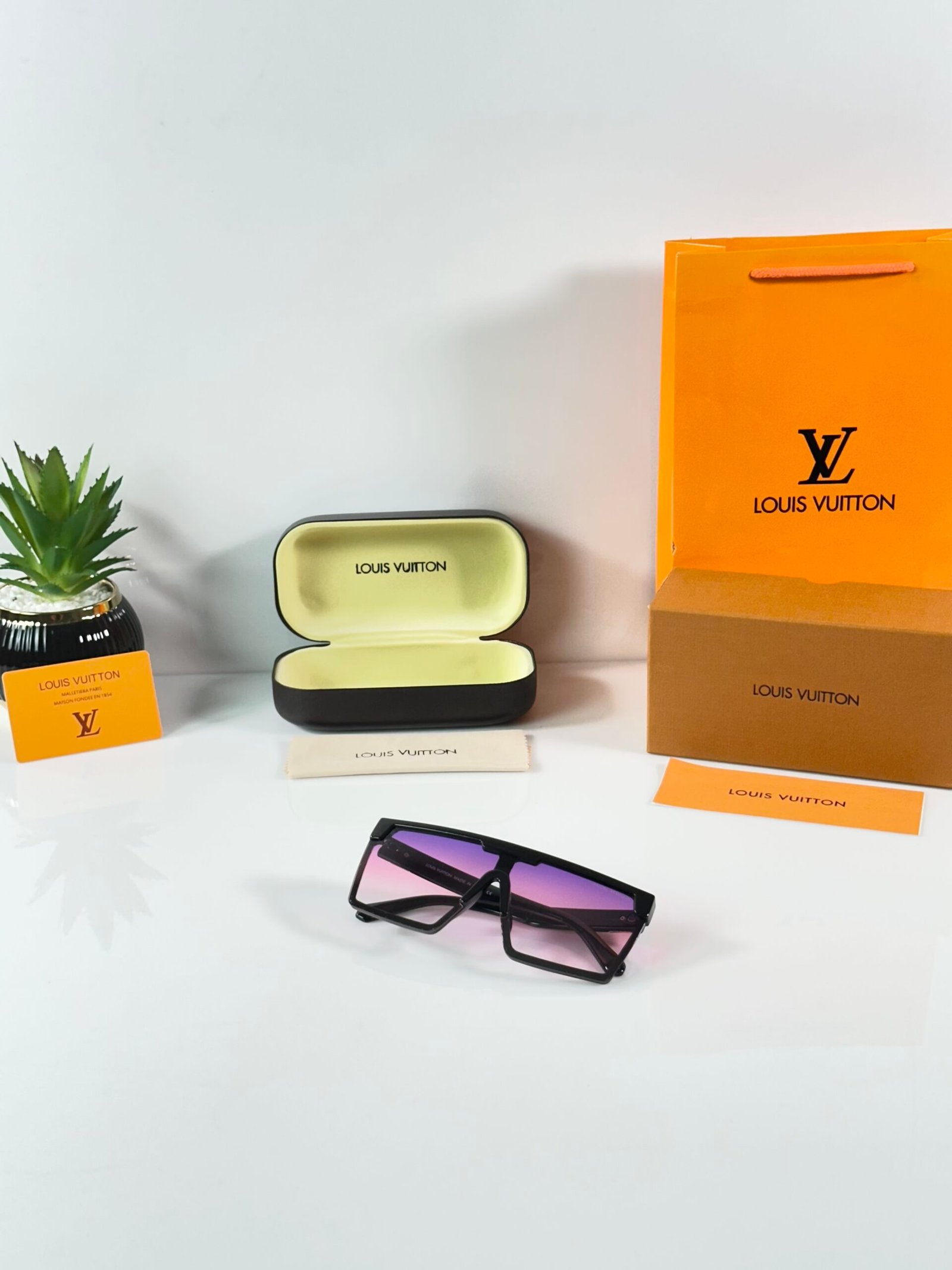 Louis_Vuitton_1012_Black_Pink - Image 4