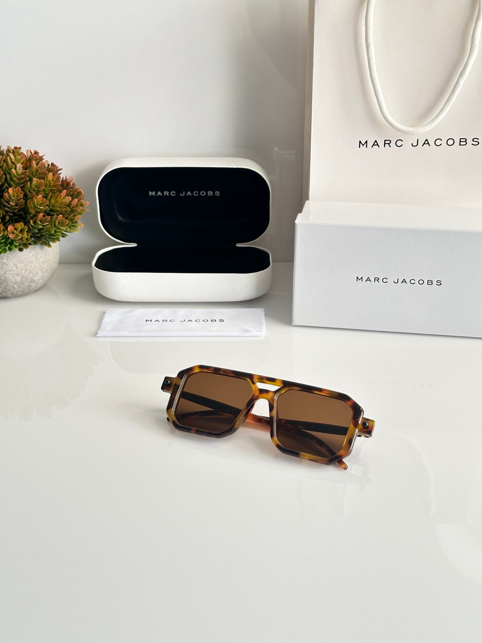 Marc Jacobs 8709 Tiger Brown - Image 2