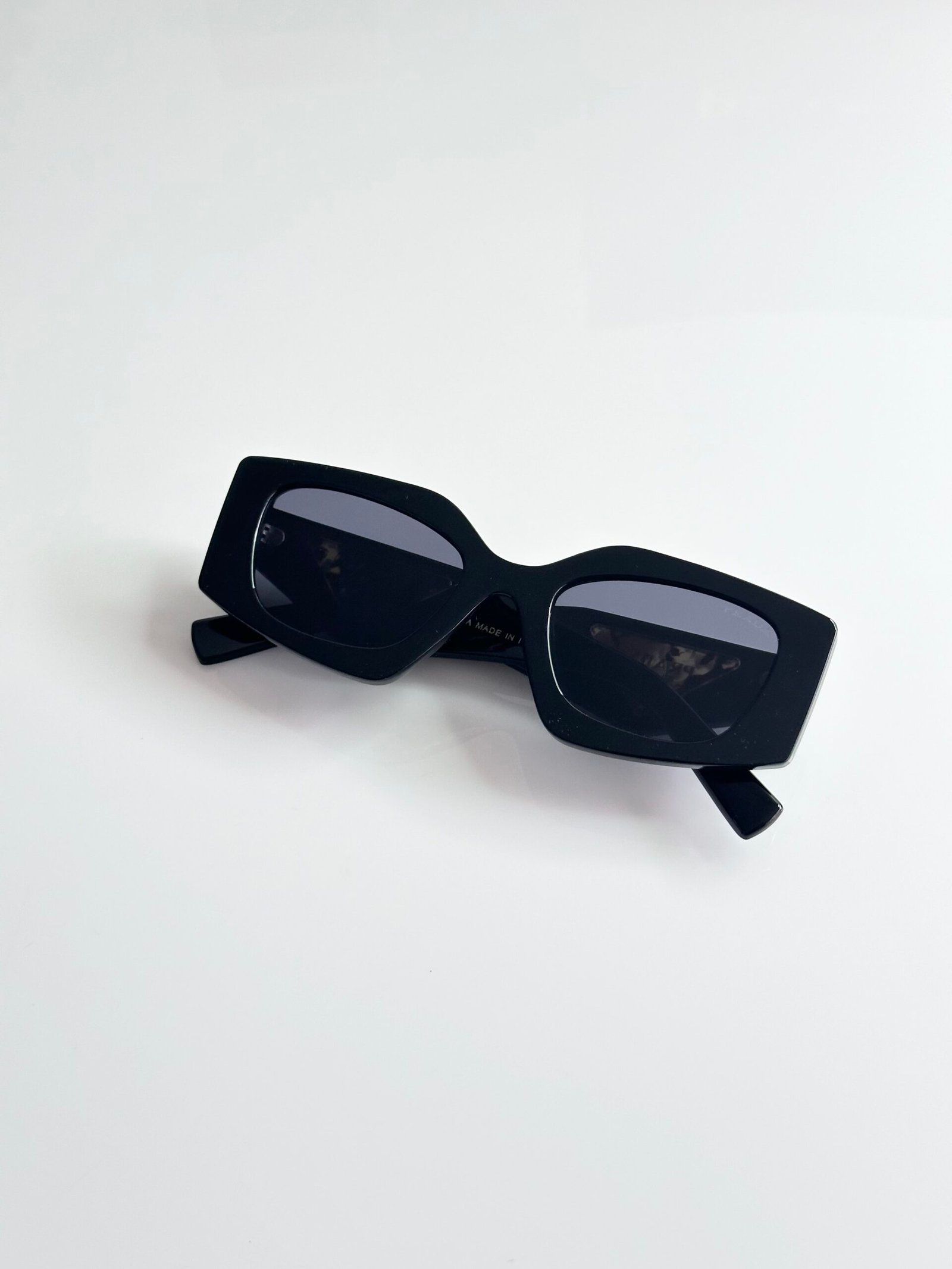 PR 6225 Black - Image 3