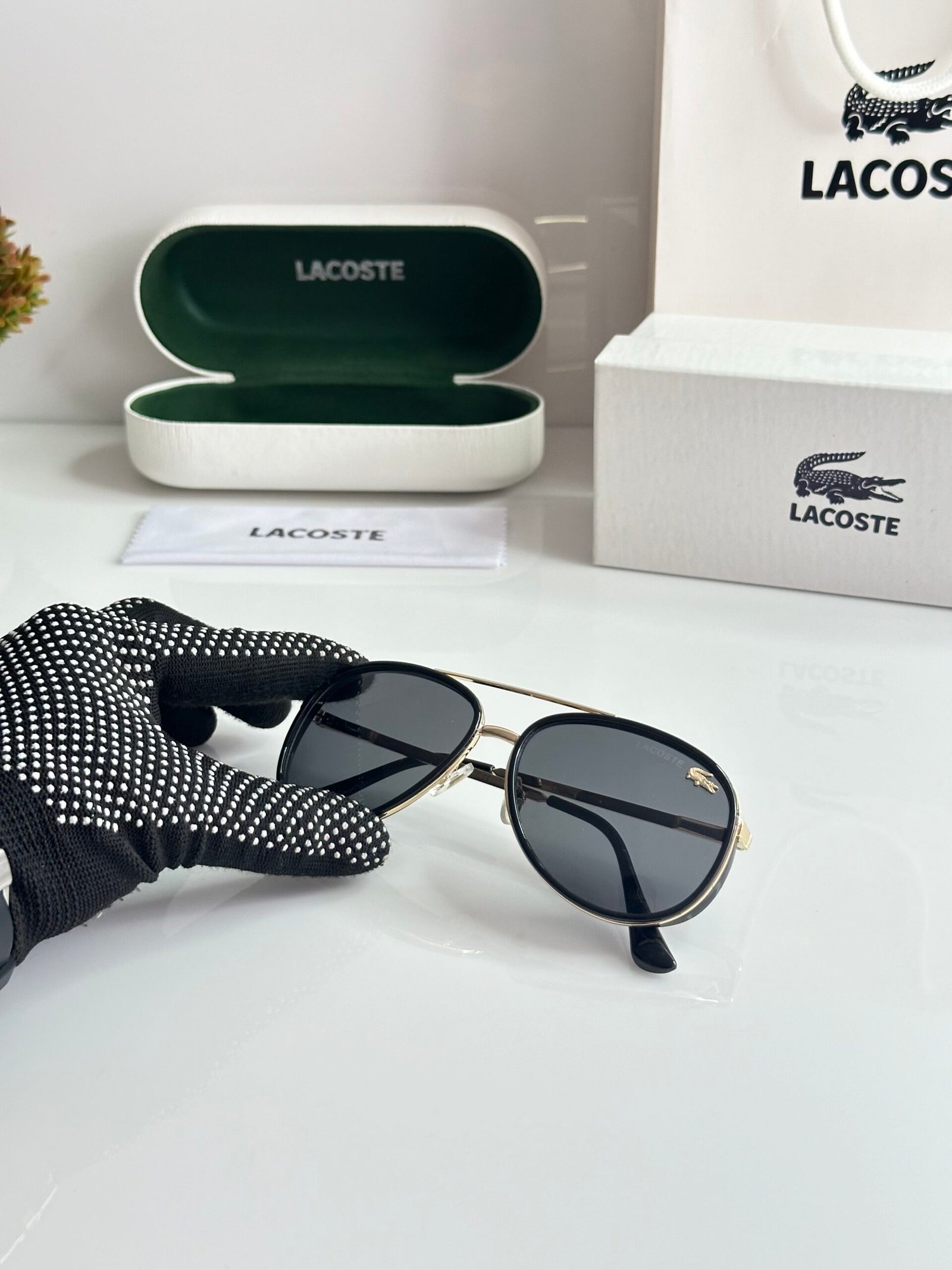 Lacoste_758_Gold_Black - Image 3