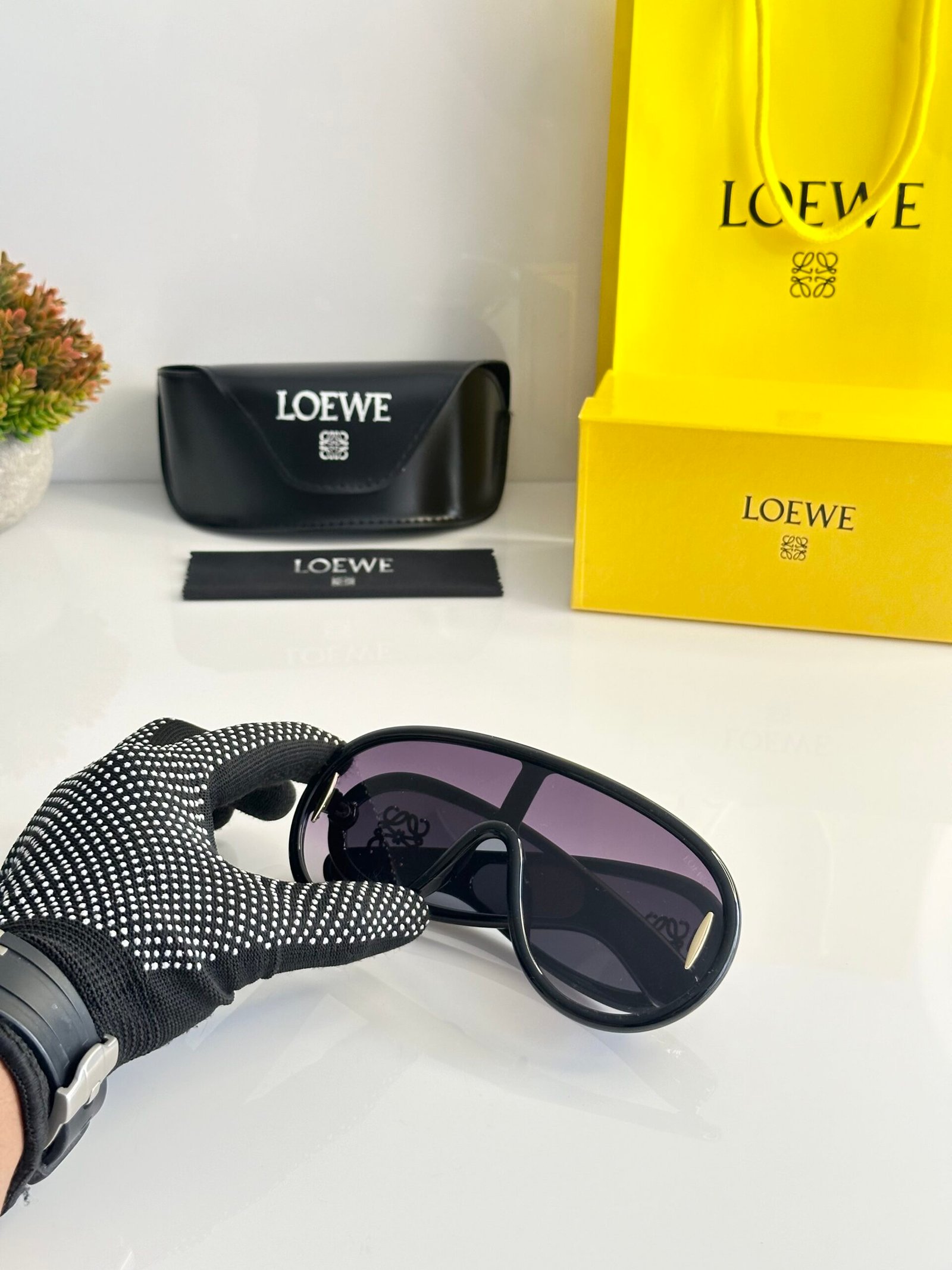 Loewe 23014 Shine Black - Image 3