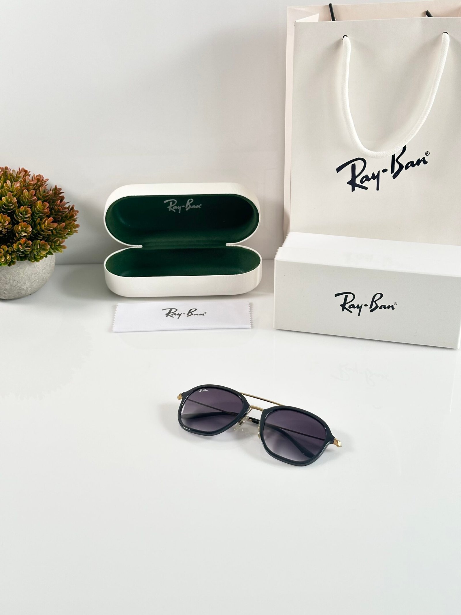 Rayban 4273 Gold Black DC - Image 4