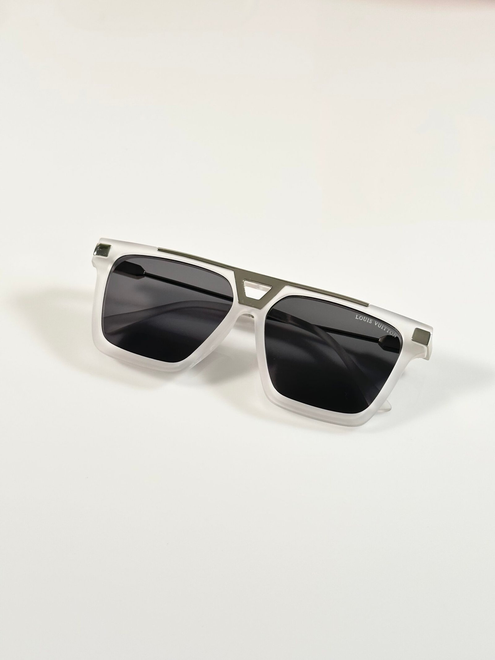 Louis_Vuitton_1230_Ice_Black - Image 3