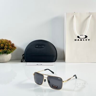 Oakley_8922_Gold_Black