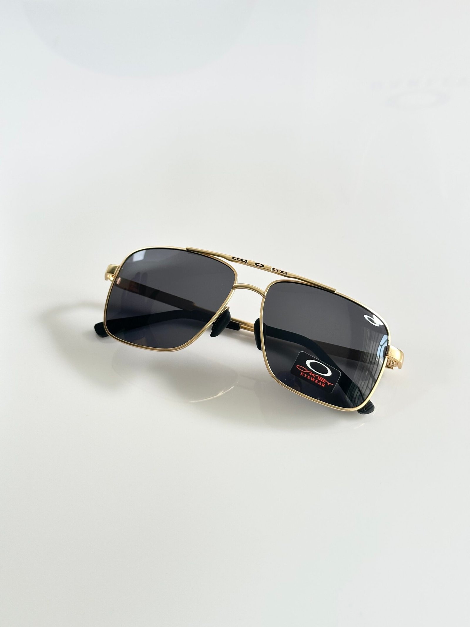 Oakley_8922_Gold_Black - Image 3