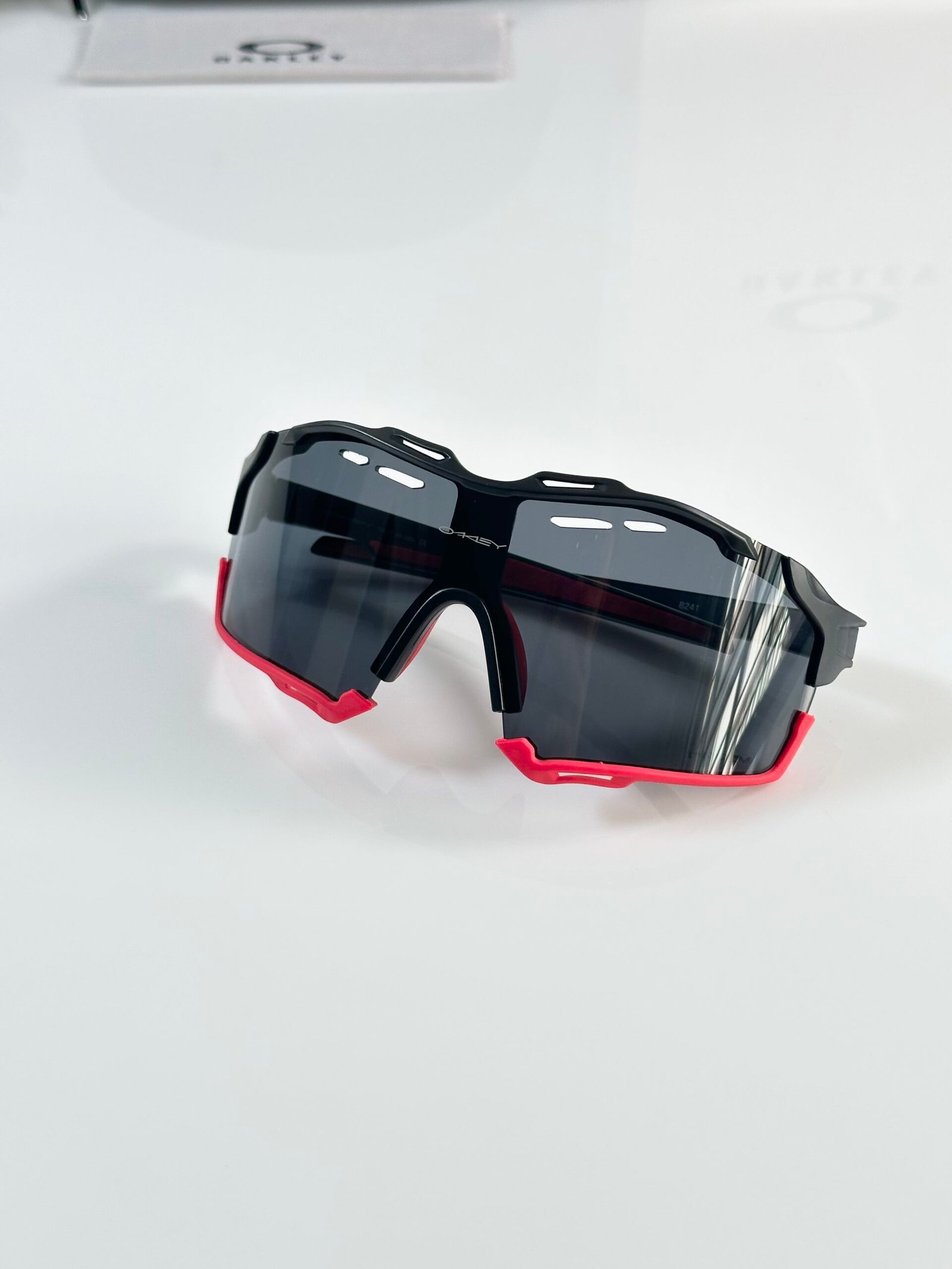 Oakley_8241_Black_Red - Image 3