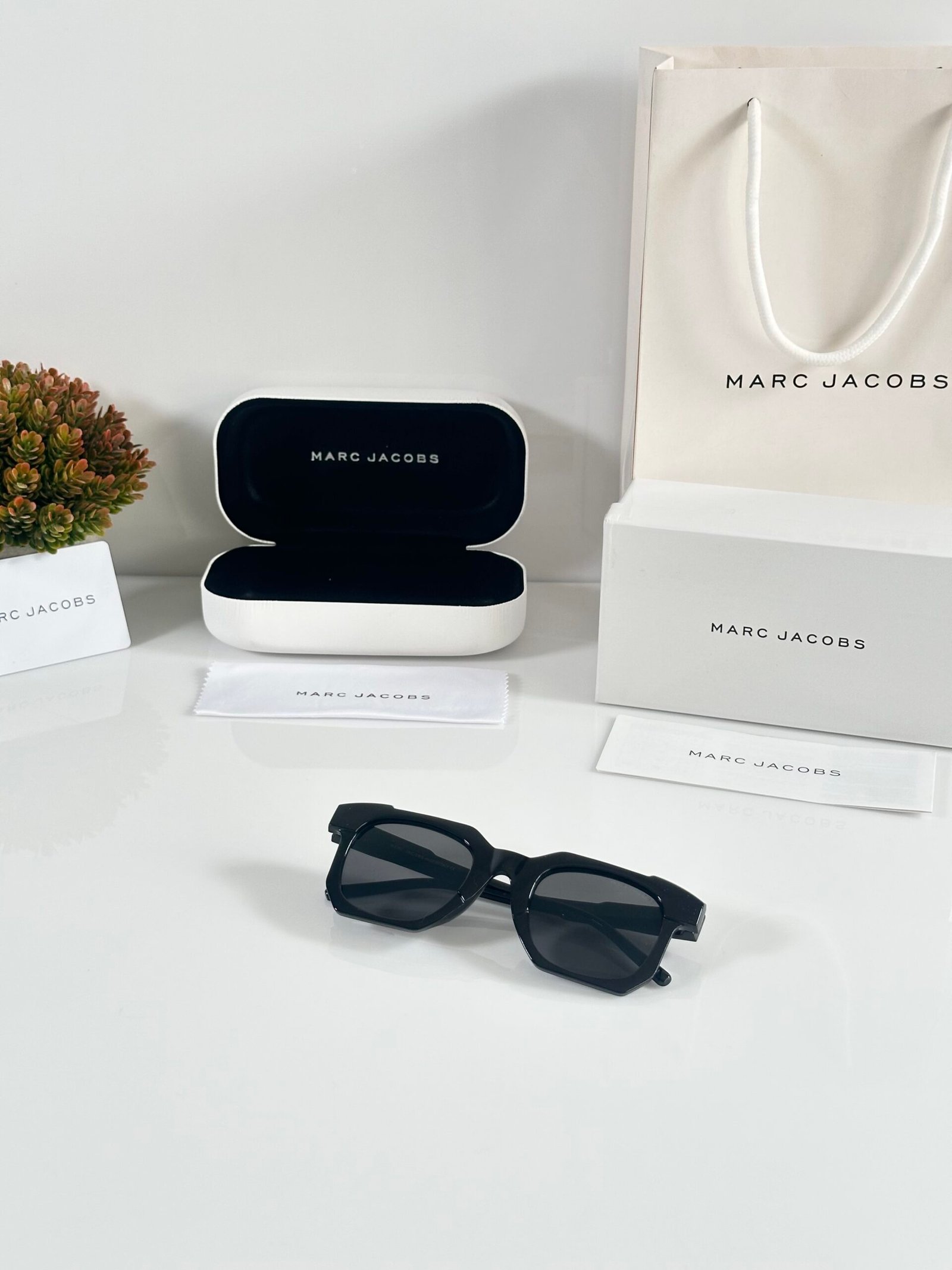 Marc Jacobs 5332 Black - Image 4