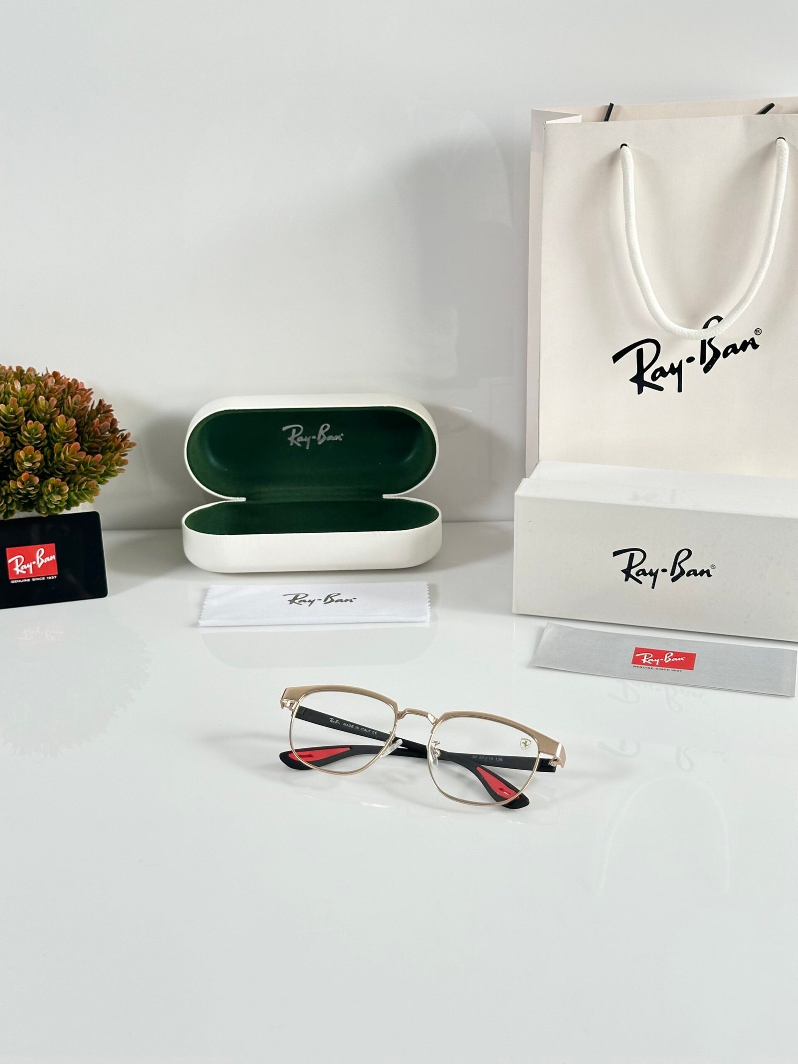 Rayban 03 Gold Frame - Image 4