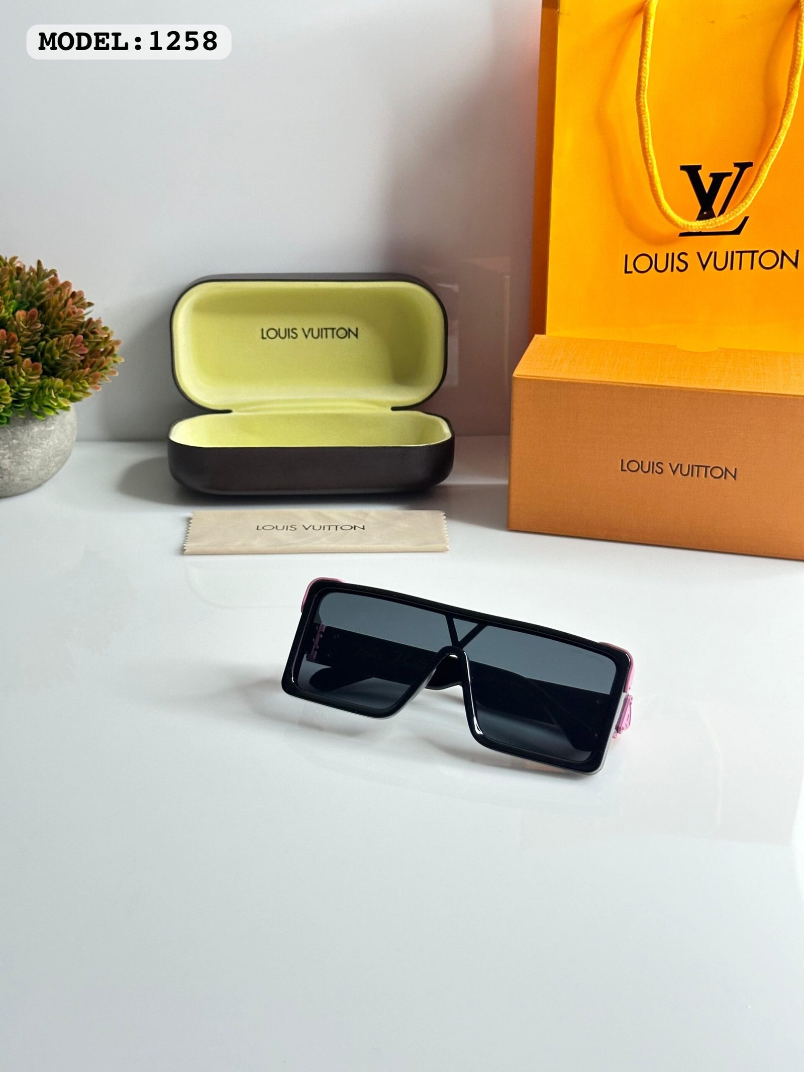Louis_Vuitton_1258_Black - Image 4