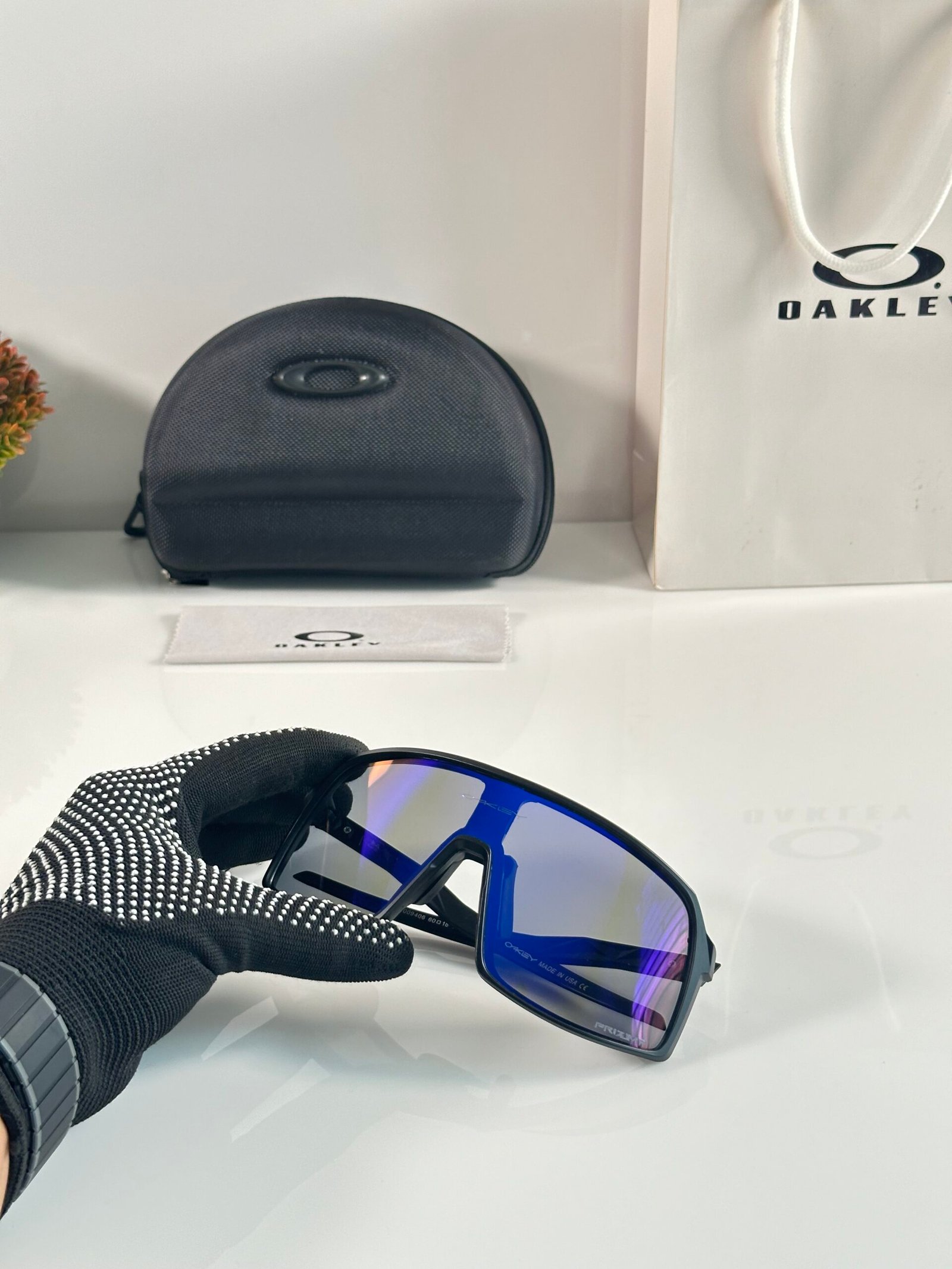 Oakley_9406_Black_Blue_Revo - Image 4