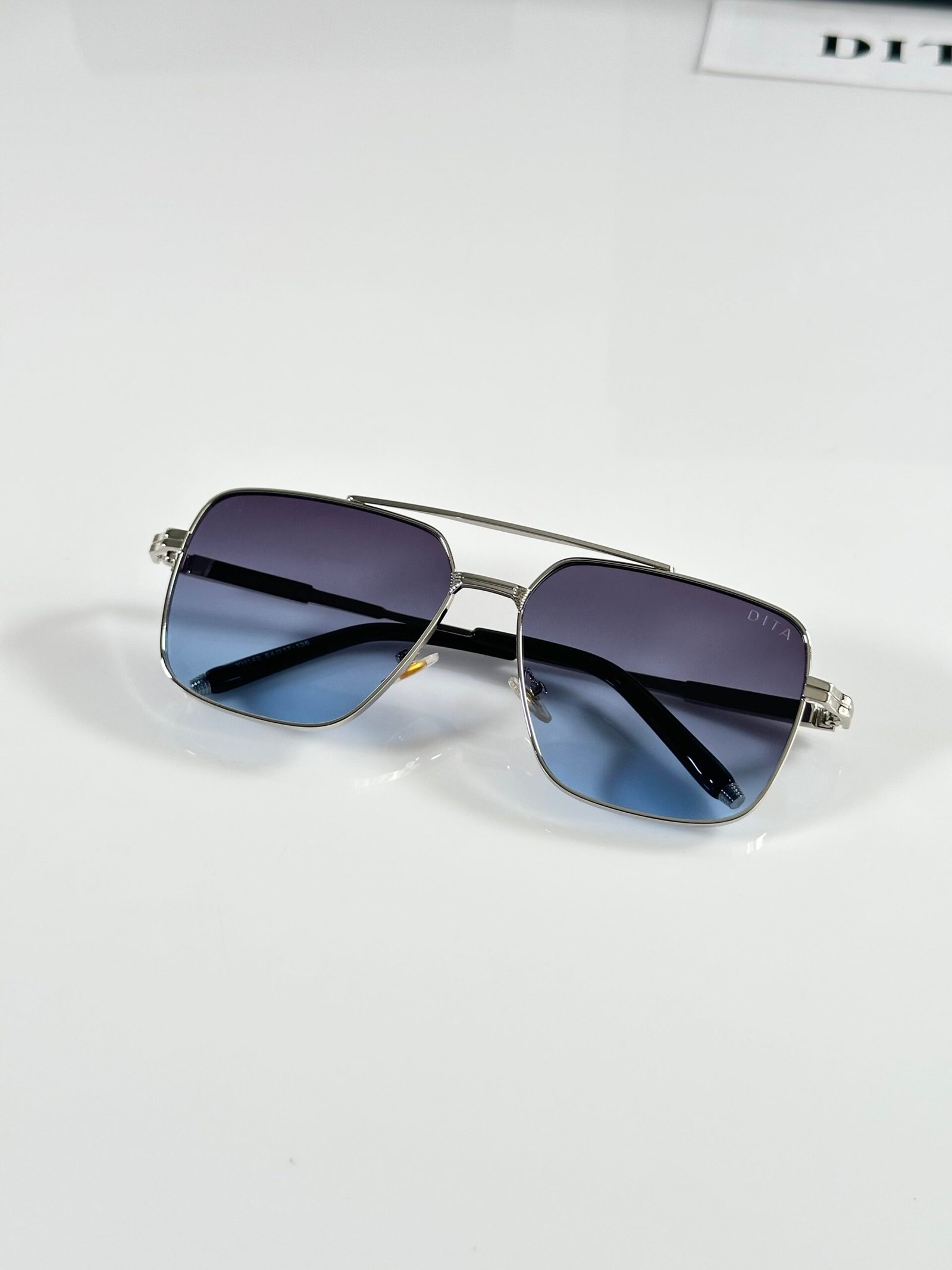 Dita 142 Silver Blue - Image 3