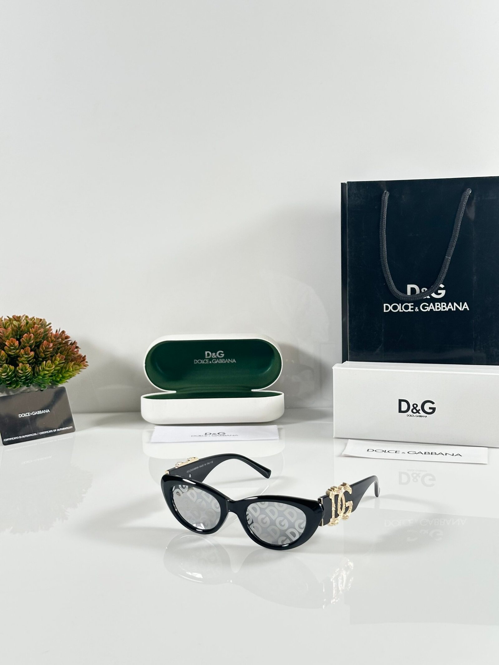 DG WMNS 5001 Printed Black