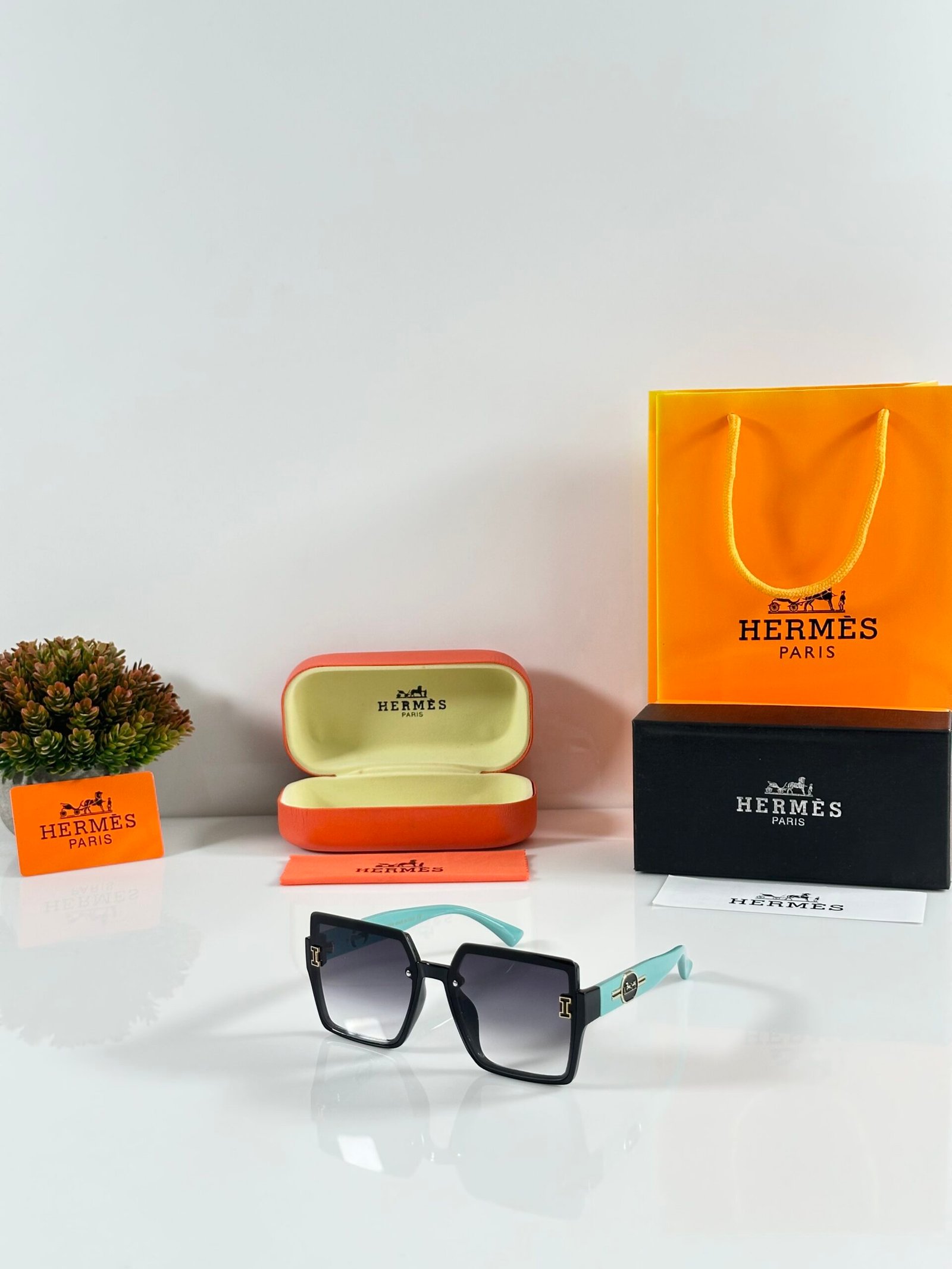 HERM WMNS 23010 Green Black DC