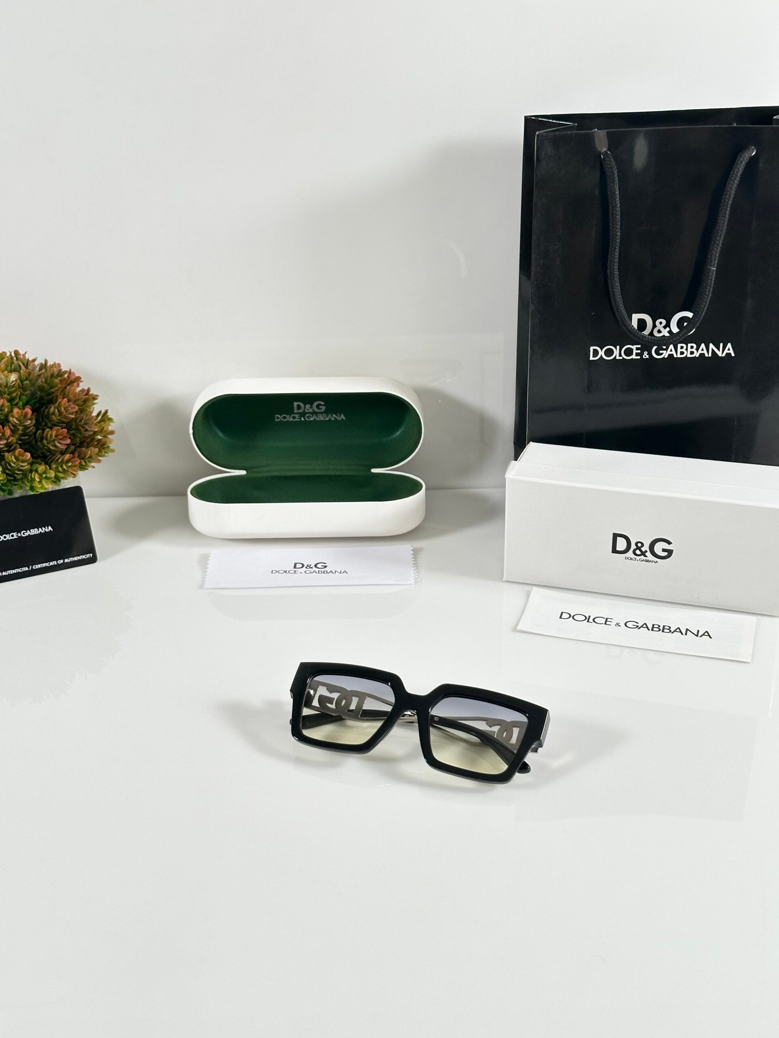D&G 8932 Silver Black Green DC - Image 4