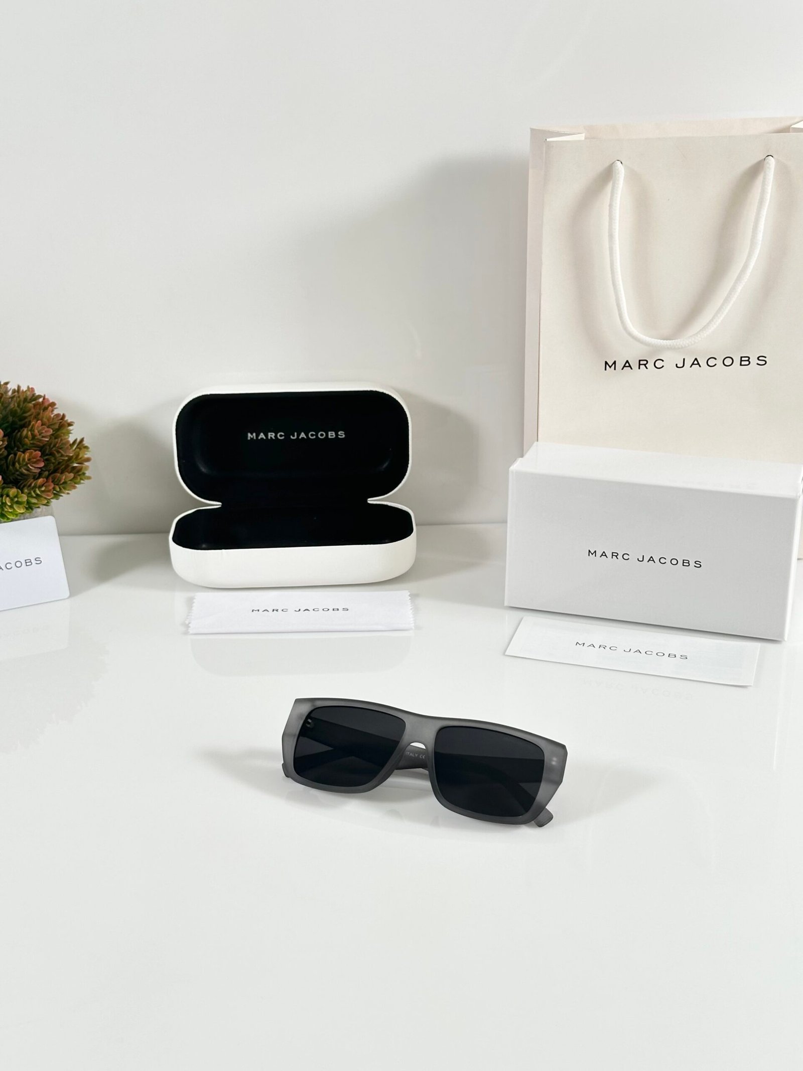 Marc Jacobs 6801 Grey Black - Image 4