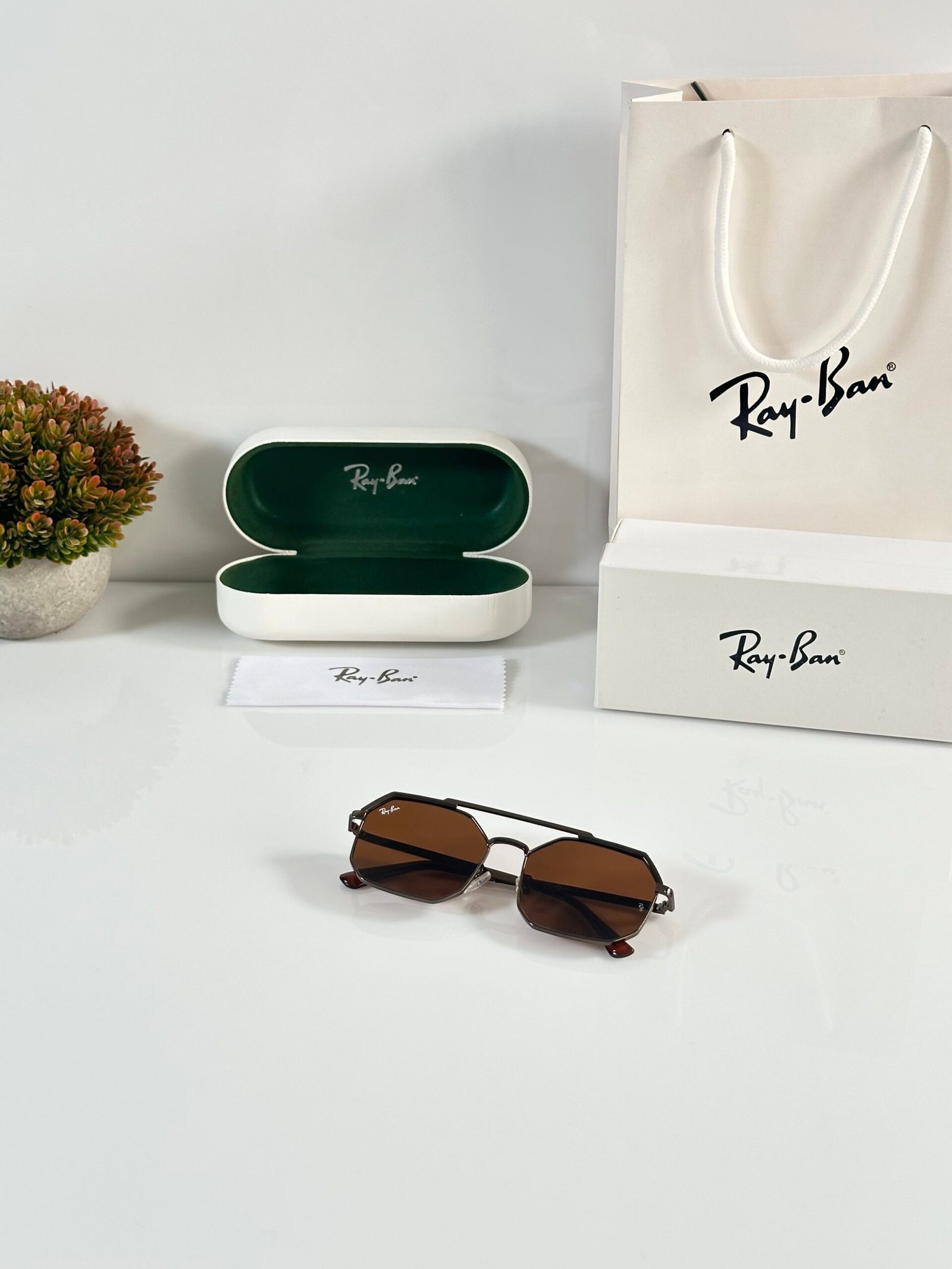 Rayban Reverse 5404 Brown - Image 4