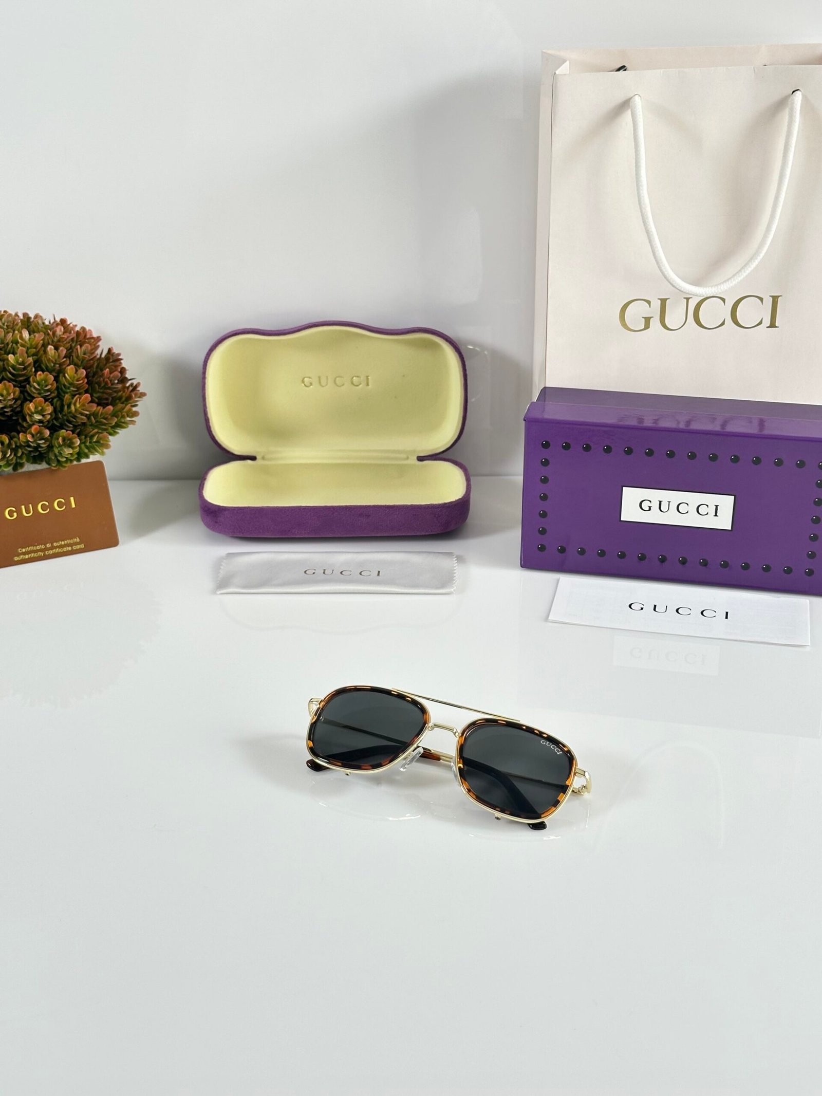 Gucci_6639_Tiger_Gold_Black - Image 4