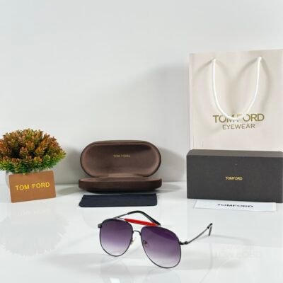 Tomford 557 Black DC