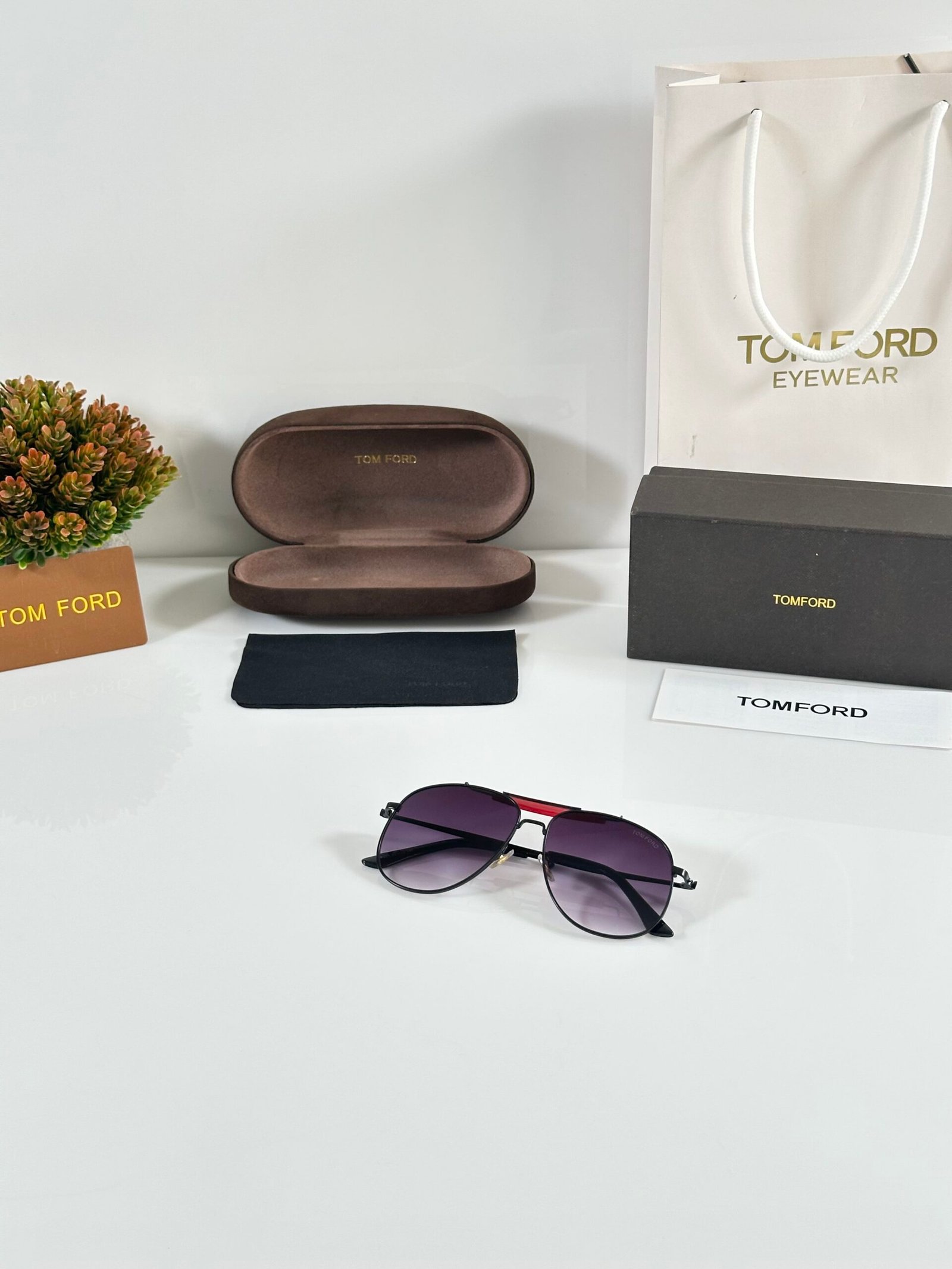 Tomford 557 Black DC - Image 4