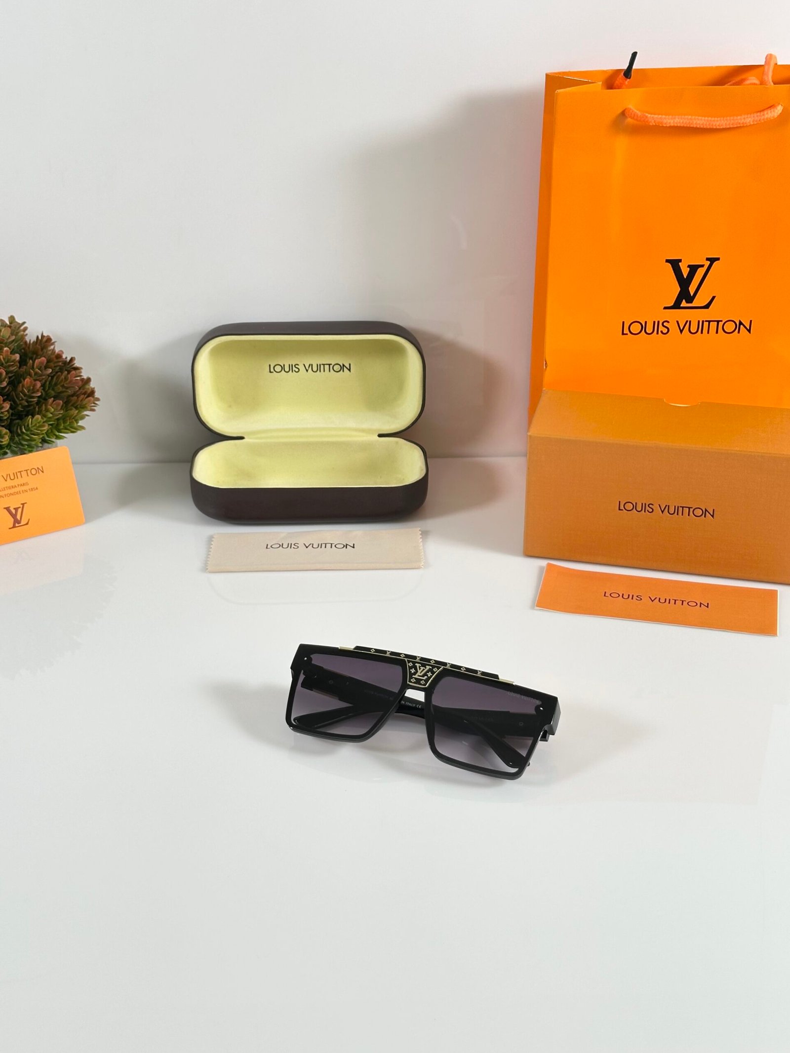 Louis_Vuitton_3005_Black_DC - Image 4