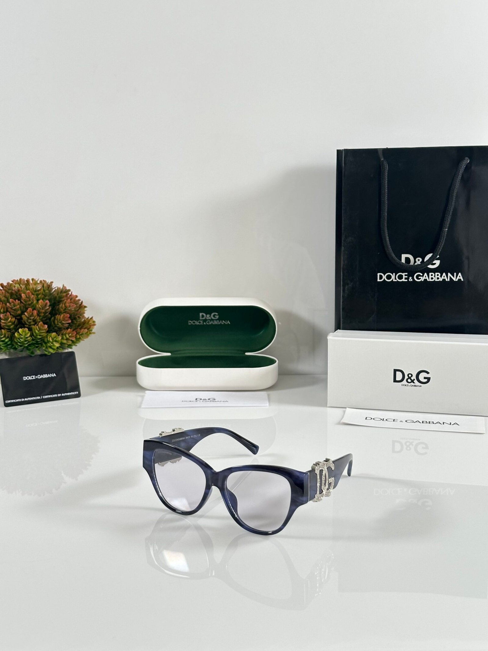 DG 5010 Marble Blue Day