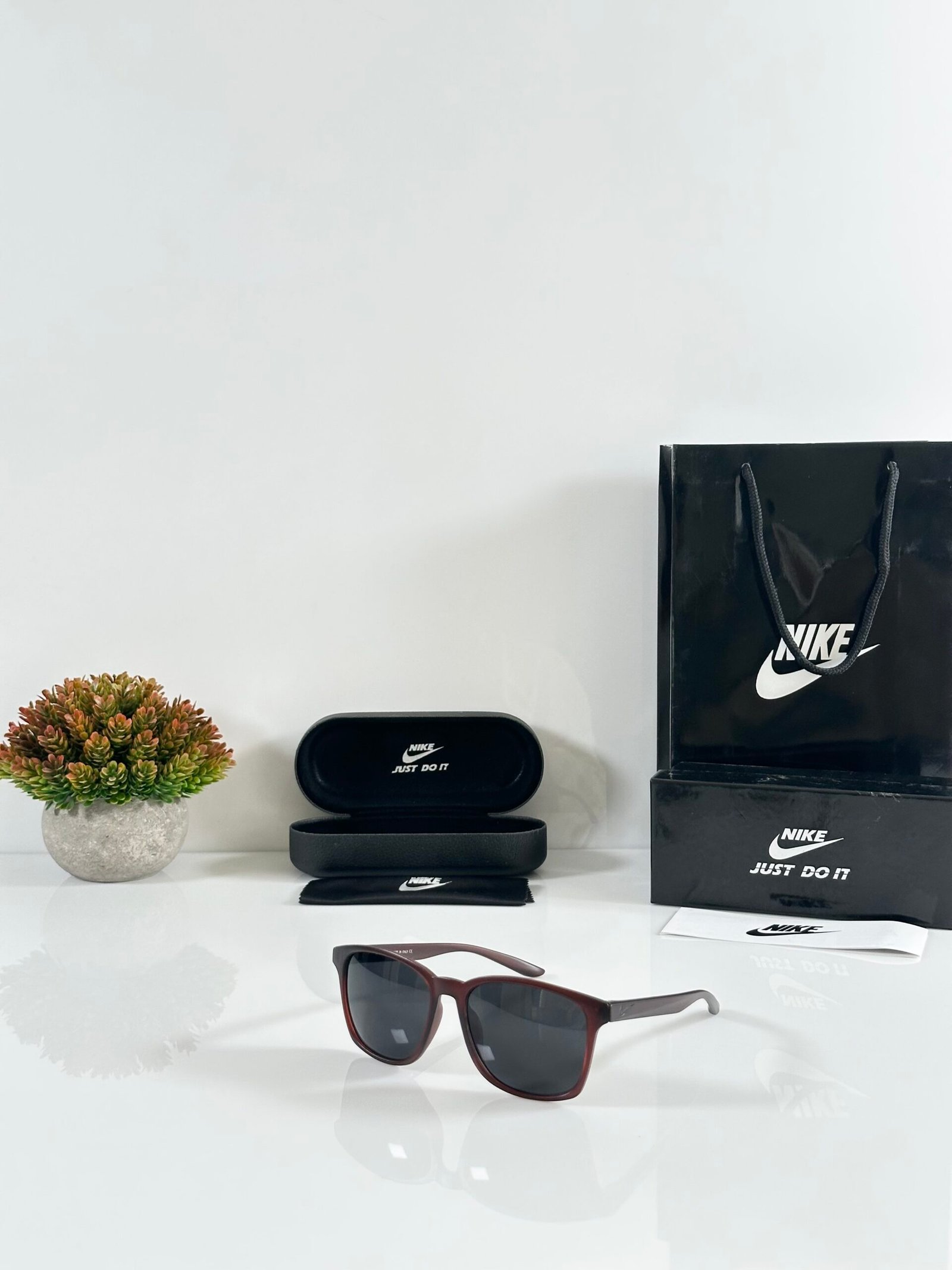 Nike_810_Brown_Black