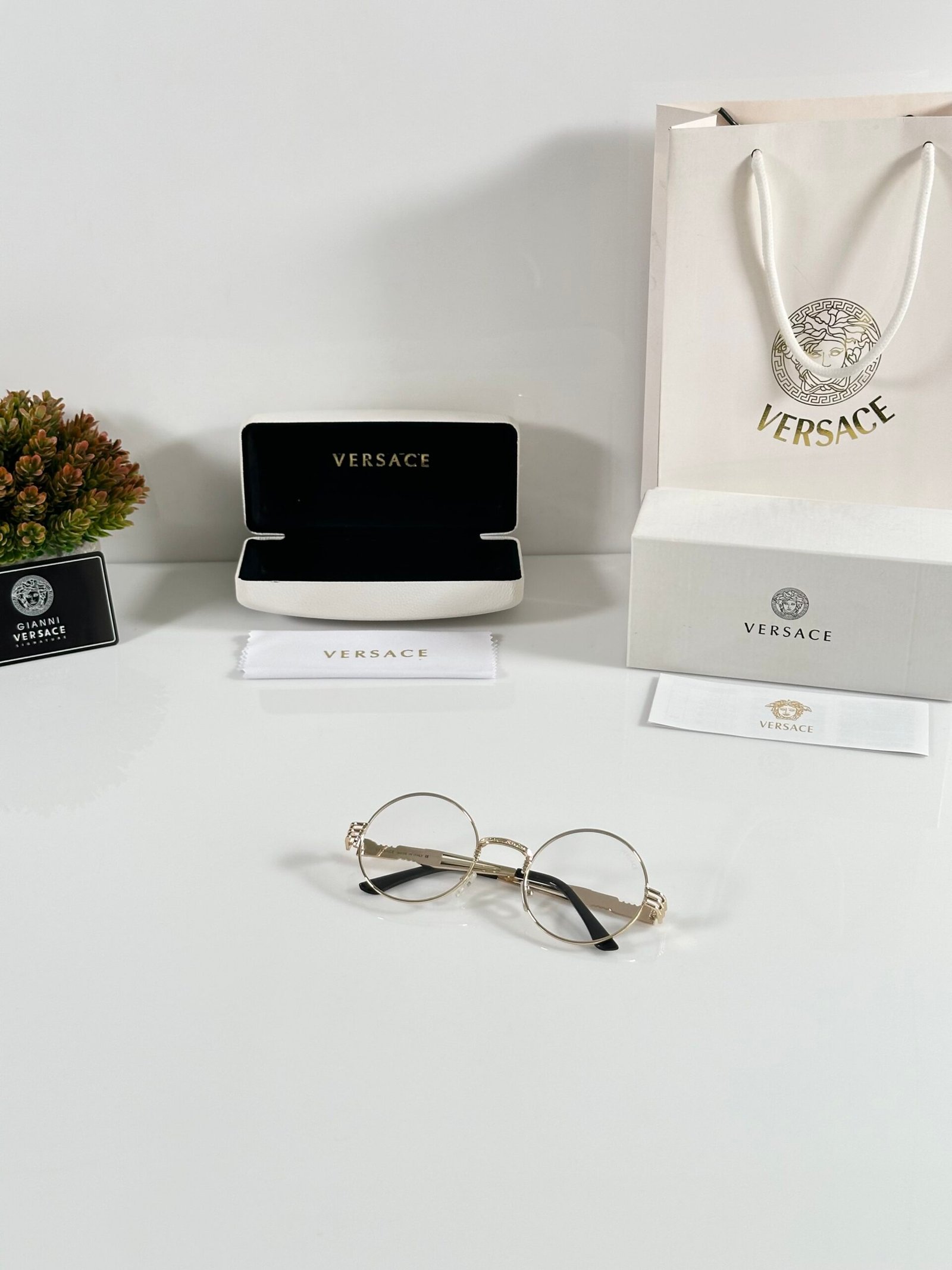 Versace 234 Gold Frame - Image 4