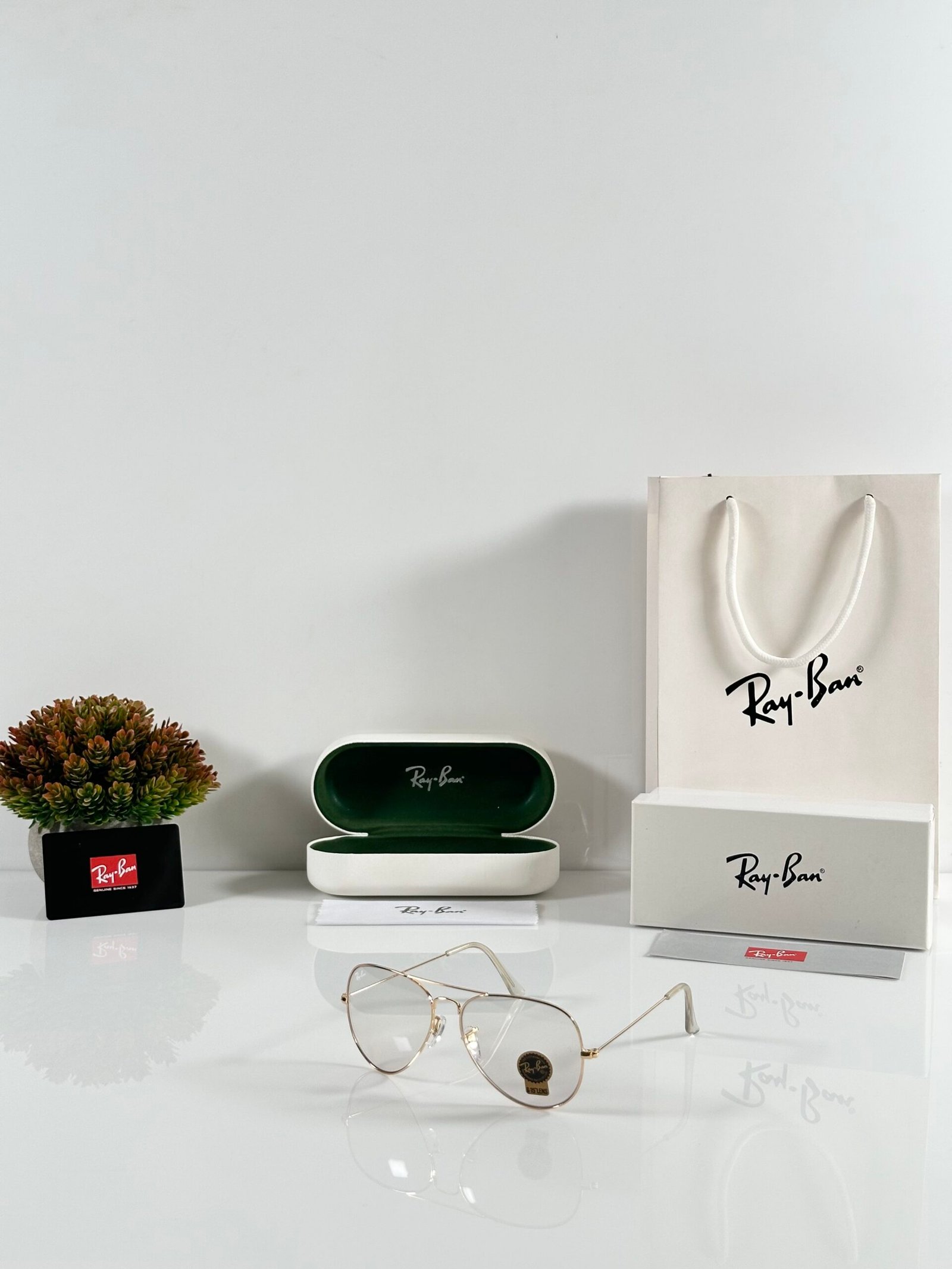 RB Aviator 3026 Gold Day Night Colour Changing