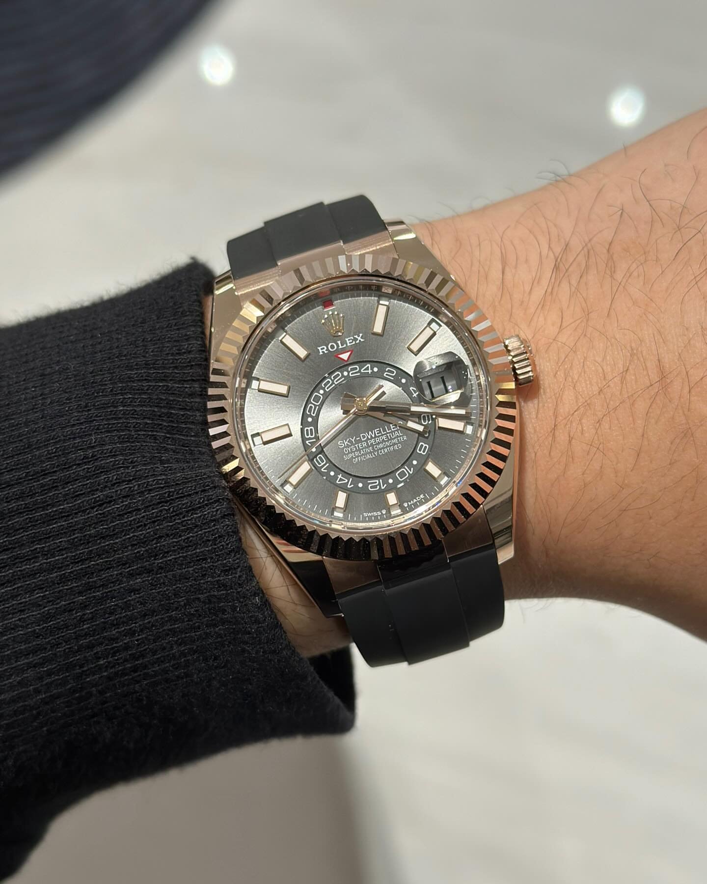 Role_x Oyster perpetual Sky Dweller - Image 5