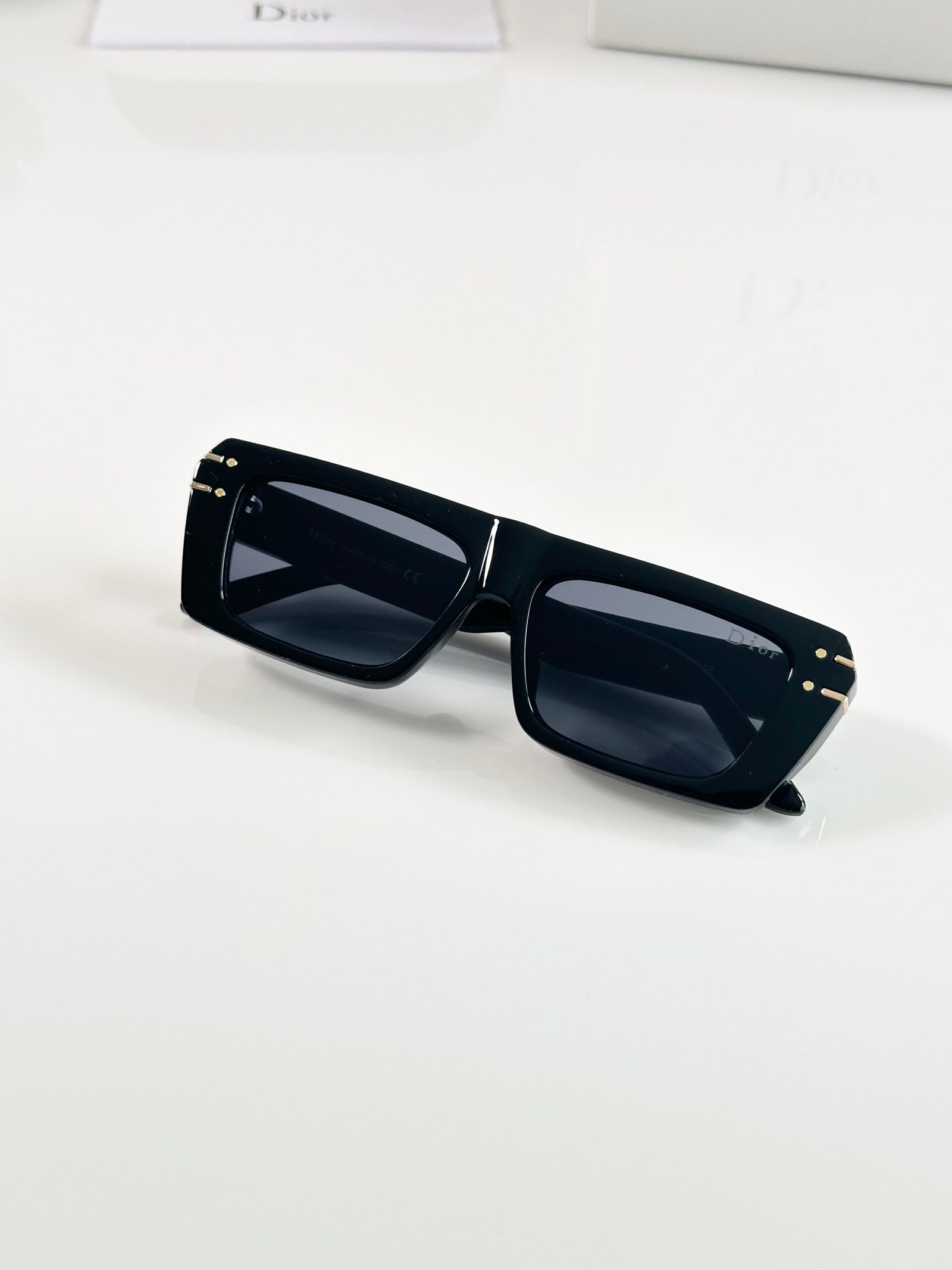 CD D29 Black - Image 3