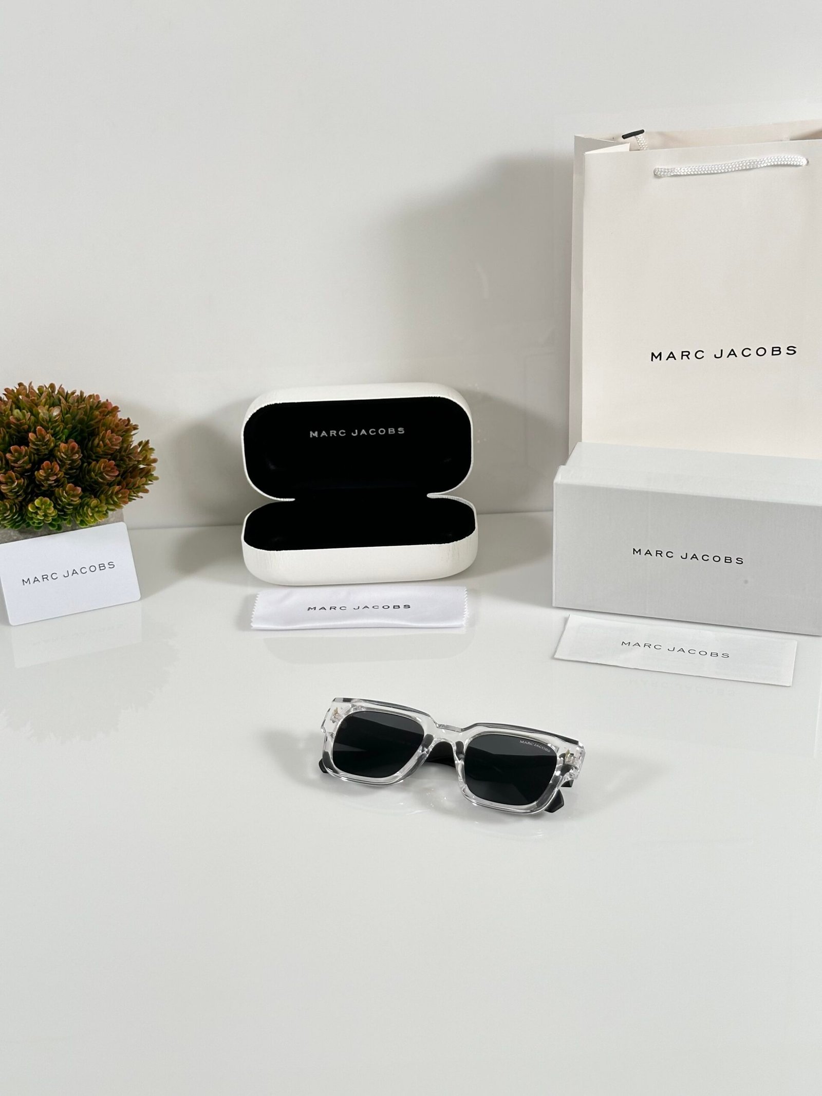 Marc Jacobs 1126 Water Black - Image 4