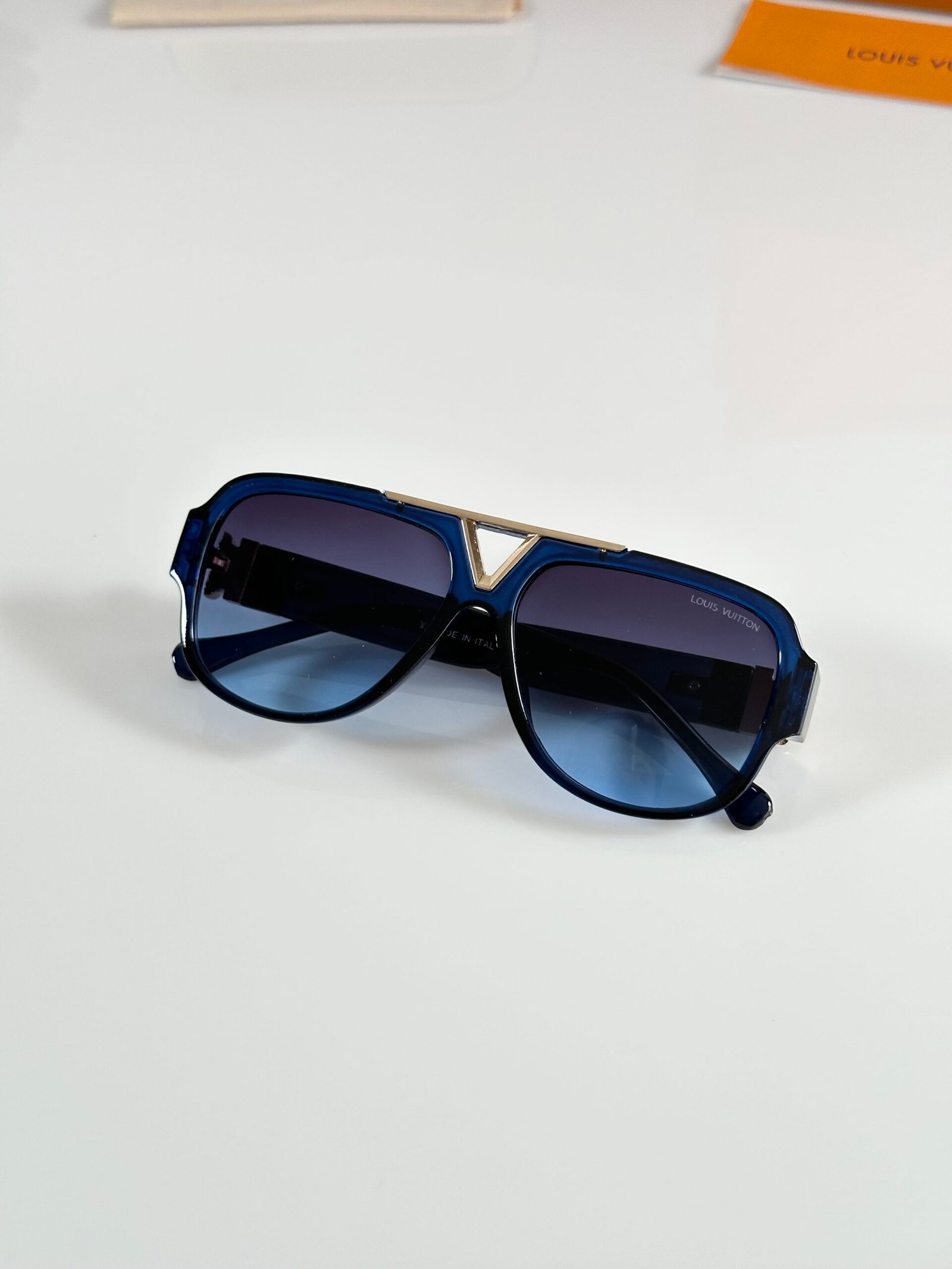 Louis_Vuitton_105_Blue - Image 3