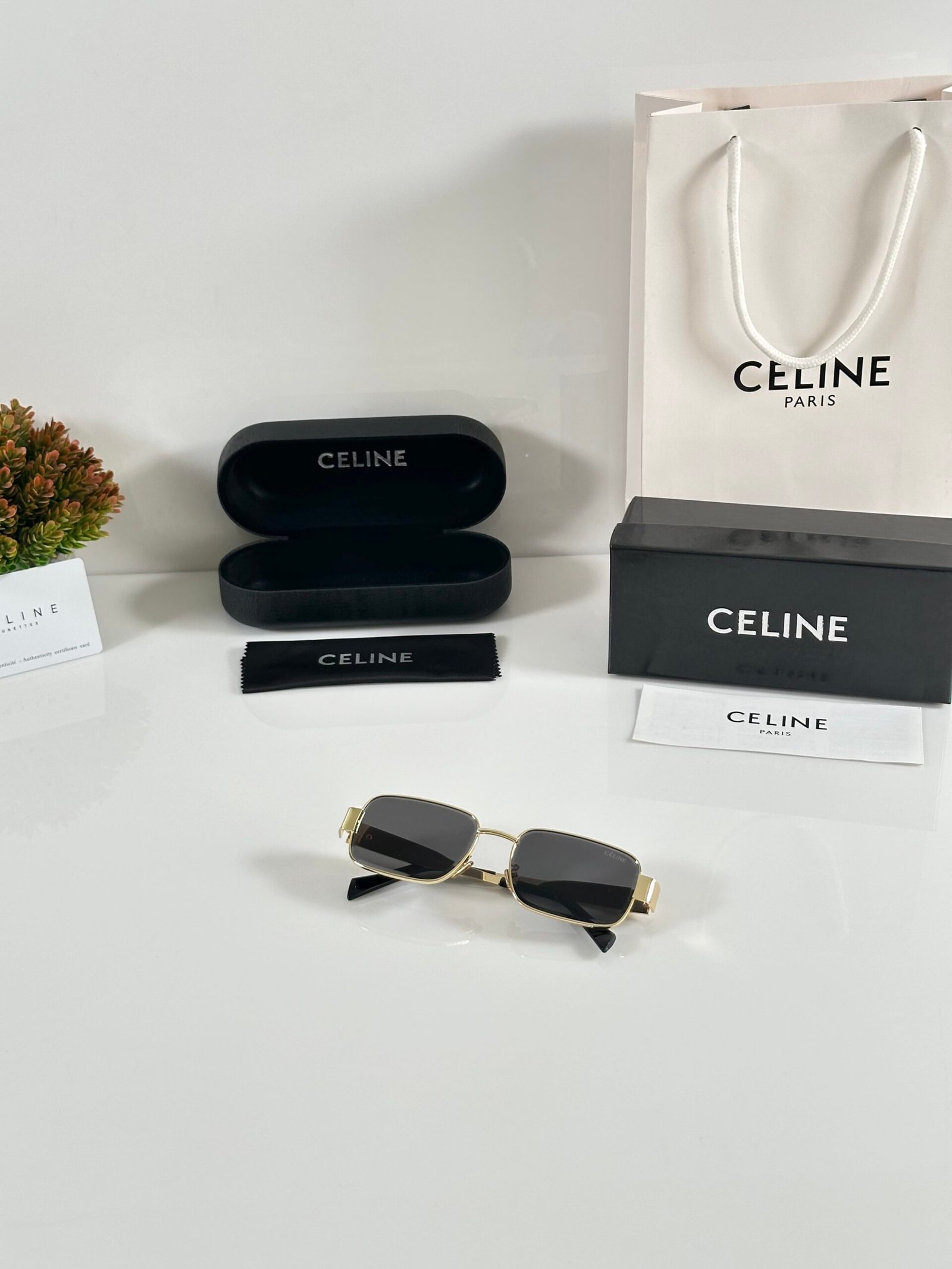 Celine WMNS 1031 Gold Black - Image 4