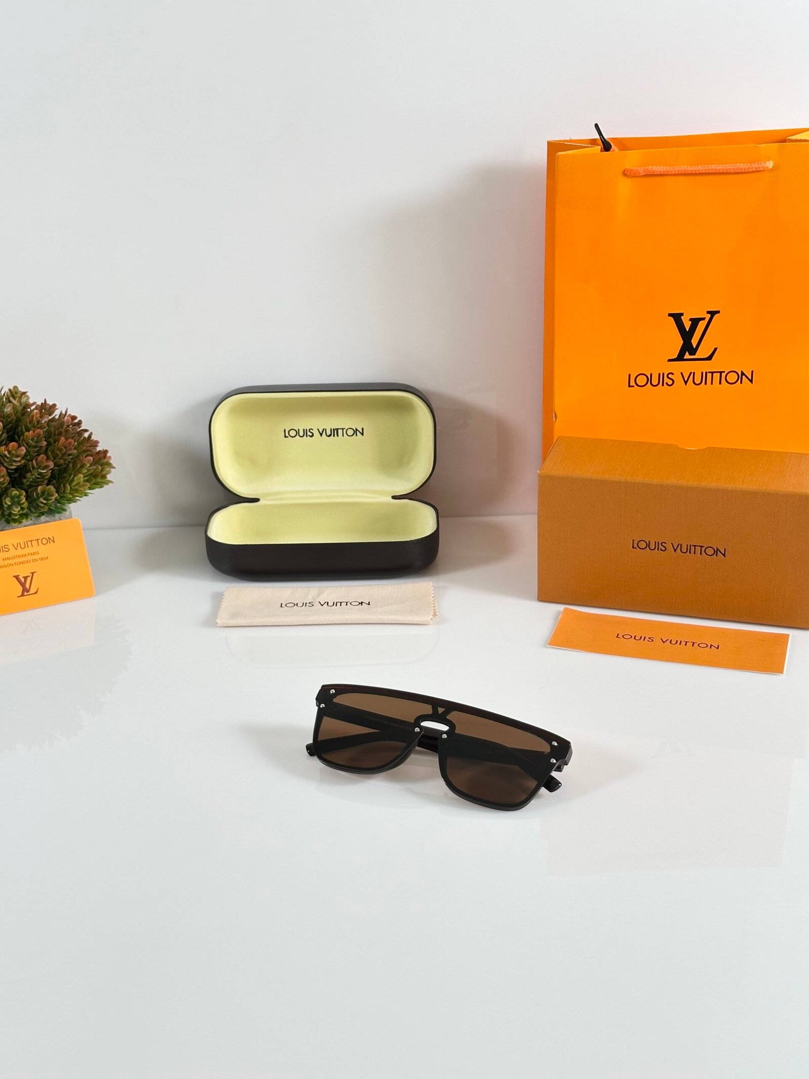 Louis_Vuitton_1822_Brown - Image 4